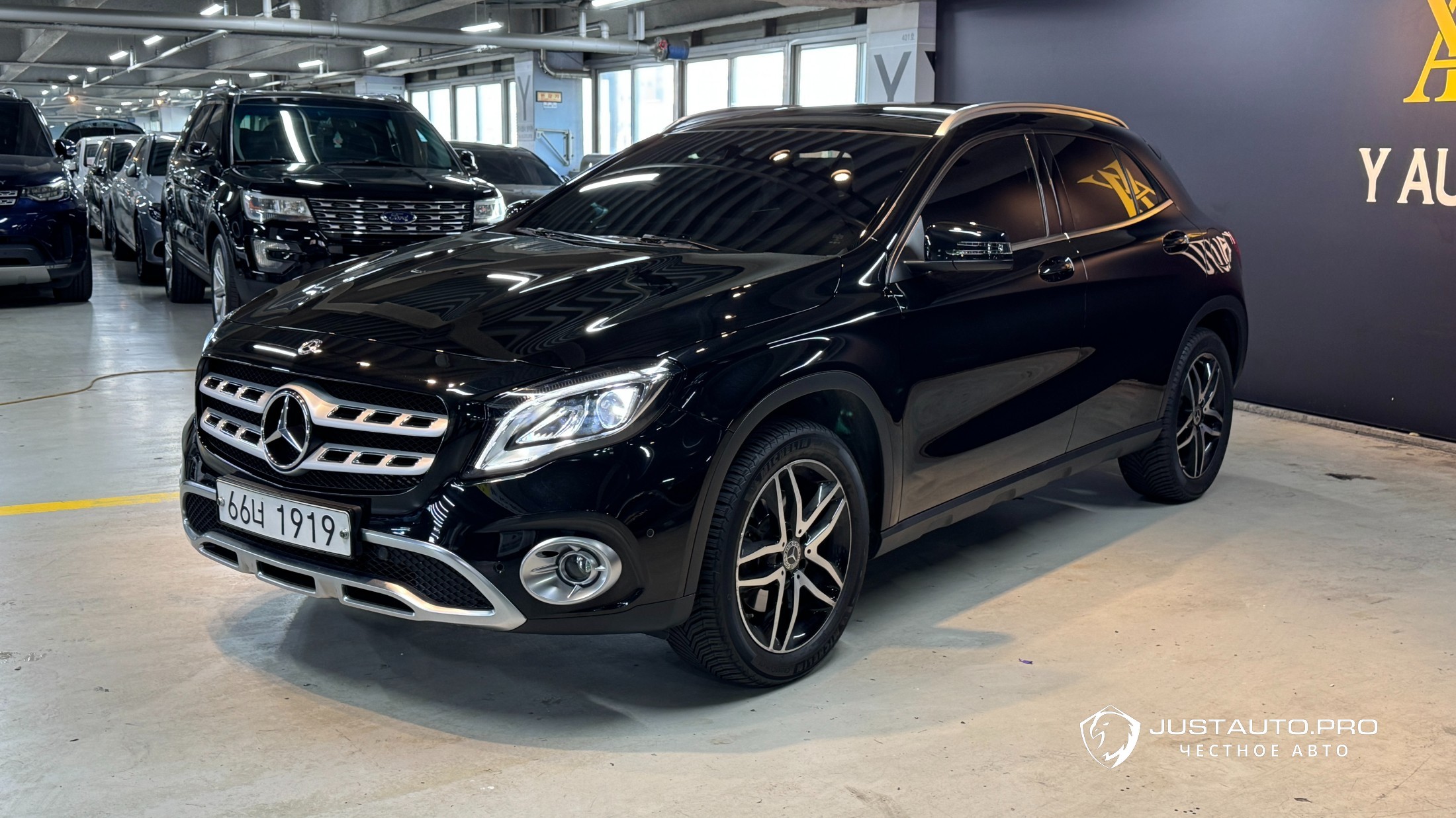 Автомобиль Mercedes-Benz GLA-Class