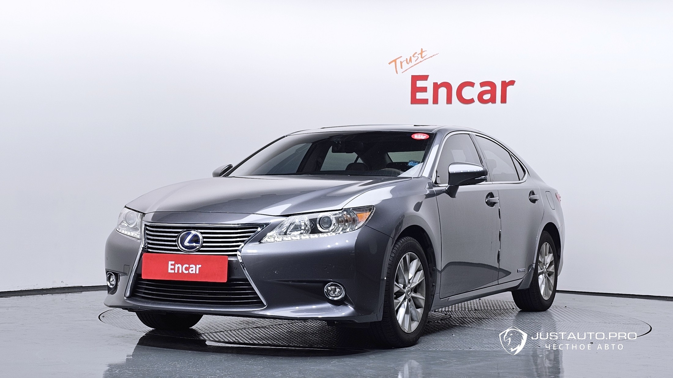 Автомобиль Lexus ES