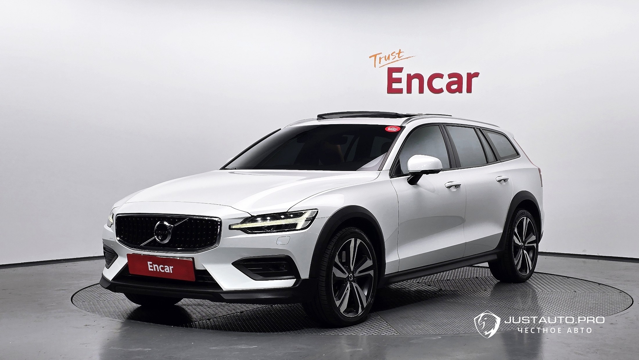 Автомобиль Volvo V60