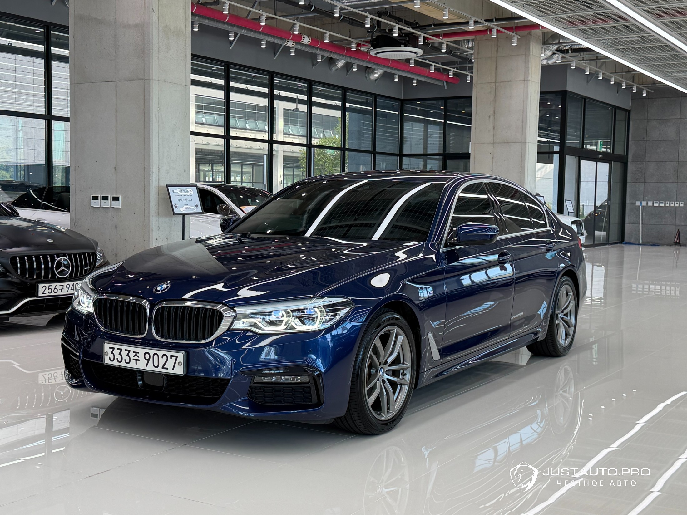 Автомобиль BMW 5-Series
