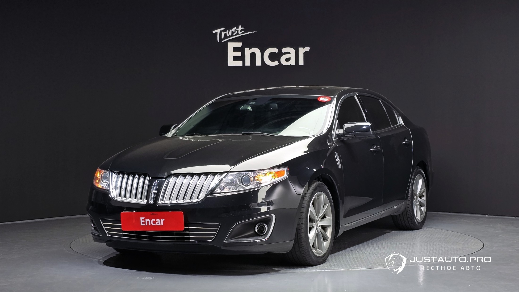 Автомобиль Lincoln MKS