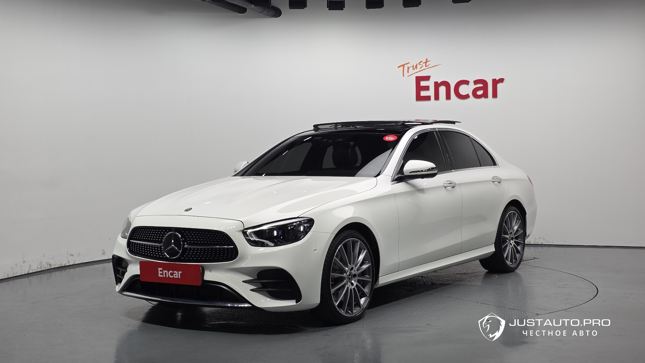 Автомобиль Mercedes-Benz E-Class