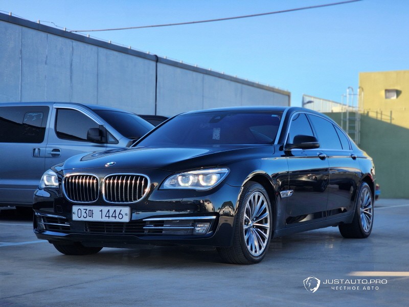 Автомобиль BMW 7-Series
