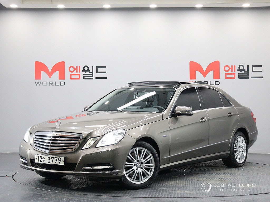 Автомобиль Mercedes-Benz E-Class