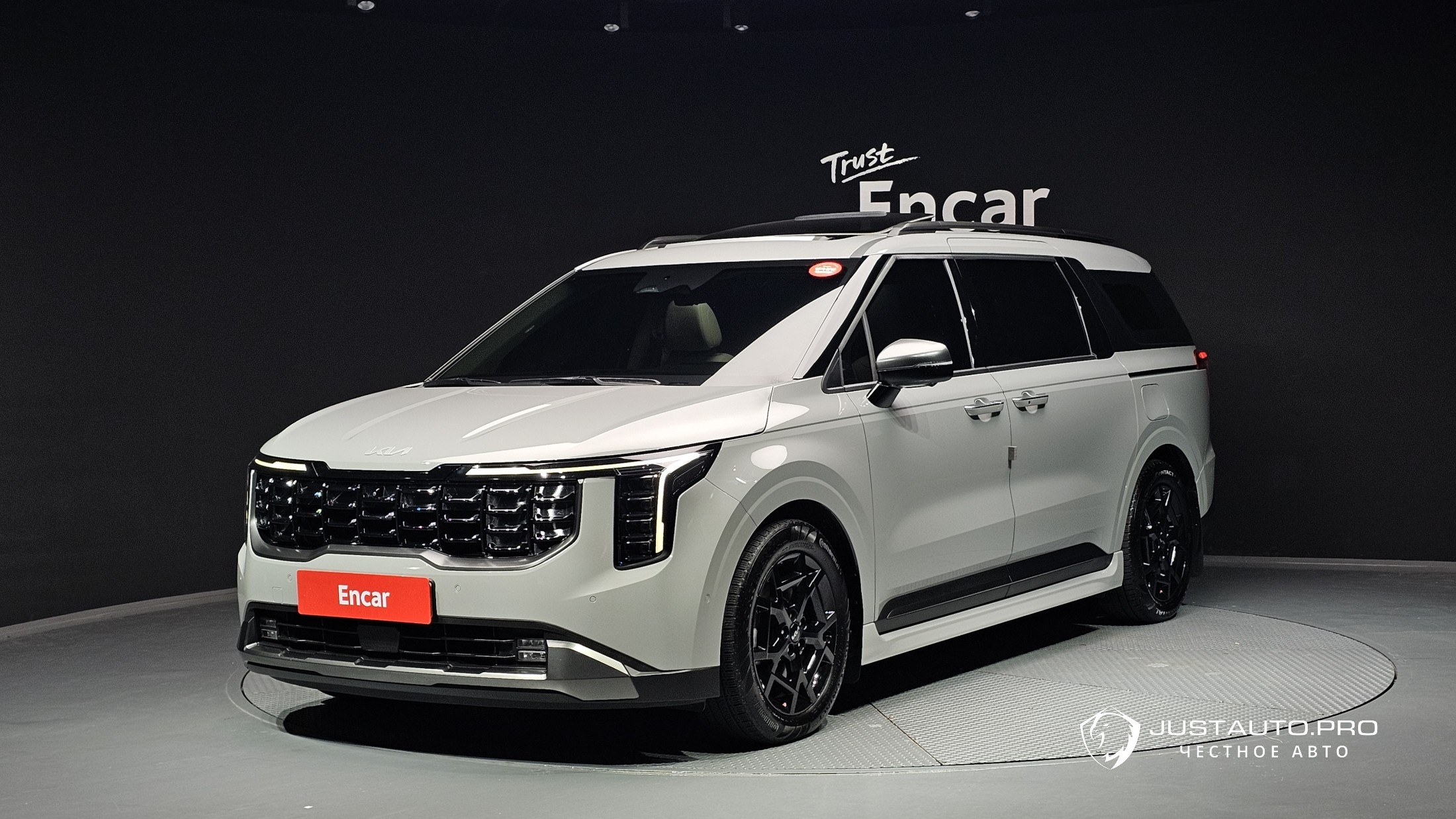 Автомобиль Kia Canival