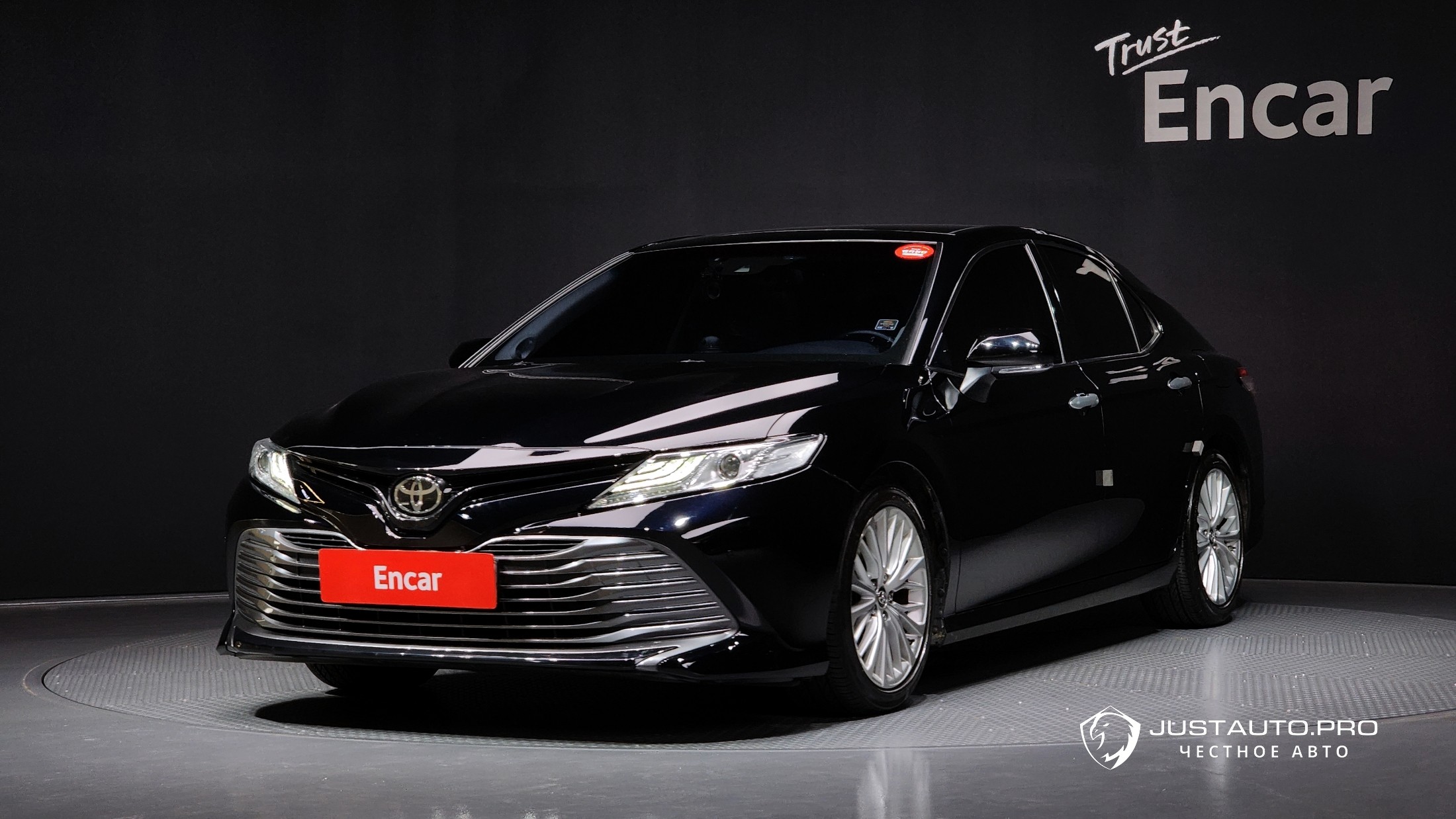 Автомобиль Toyota Camry