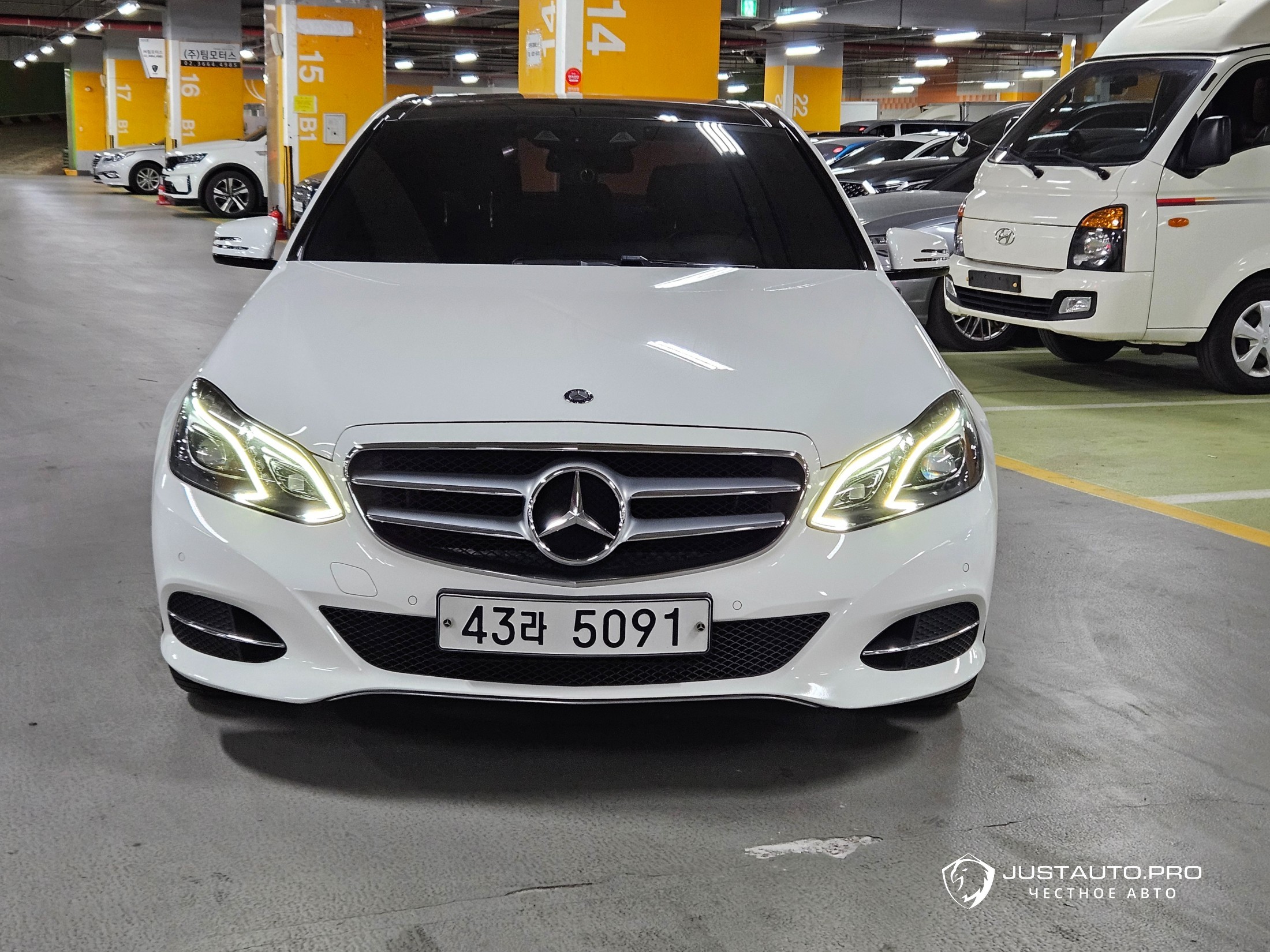 Автомобиль Mercedes-Benz E-Class