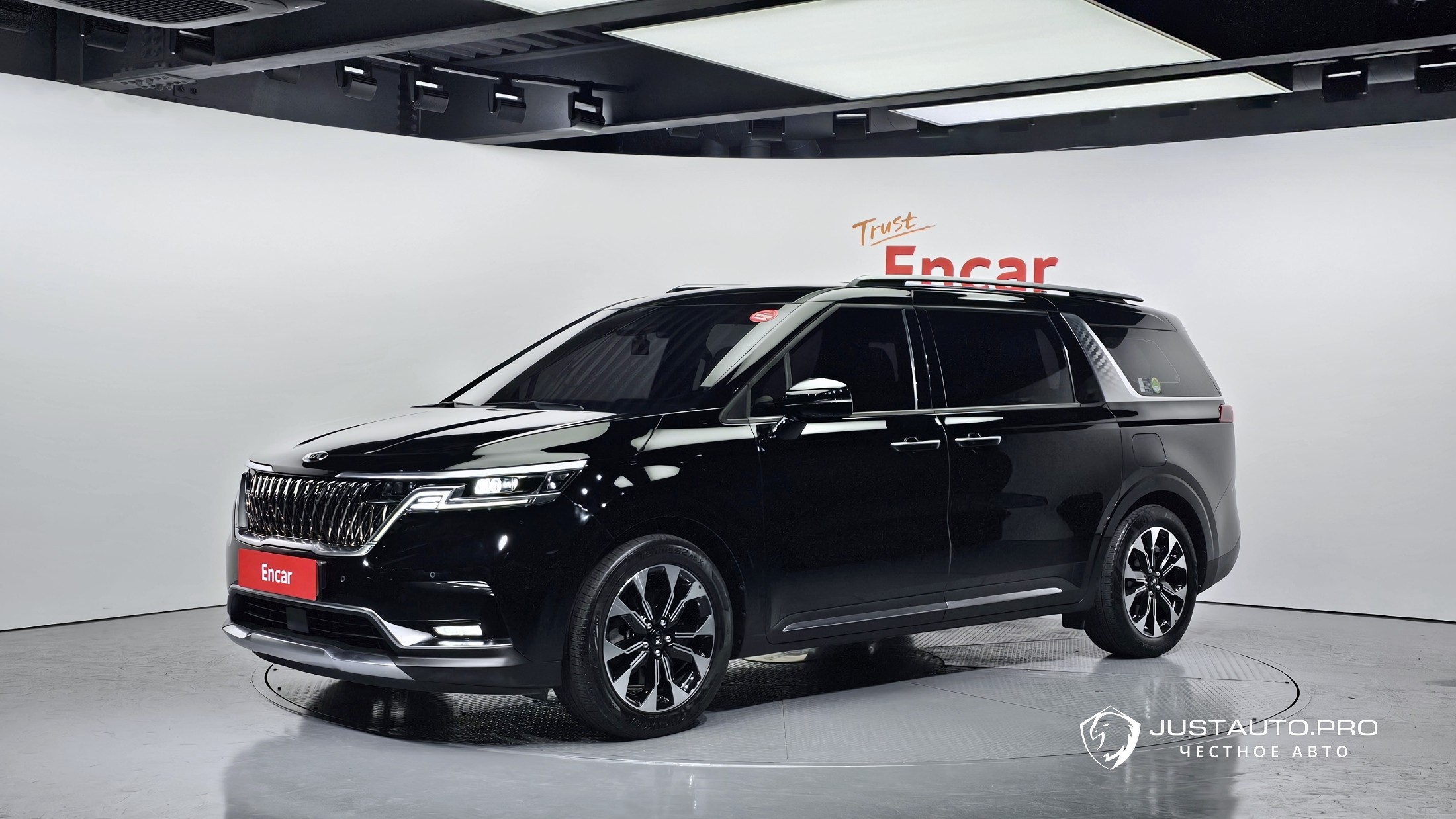 Автомобиль Kia Canival