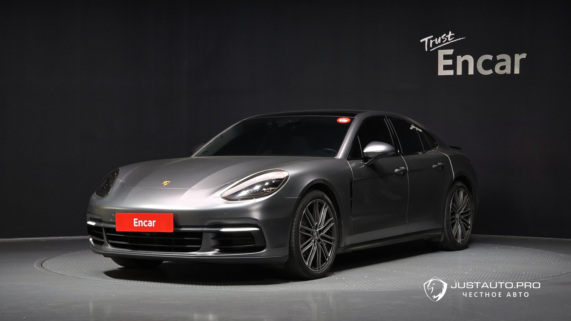 Автомобиль Porsche Panamera