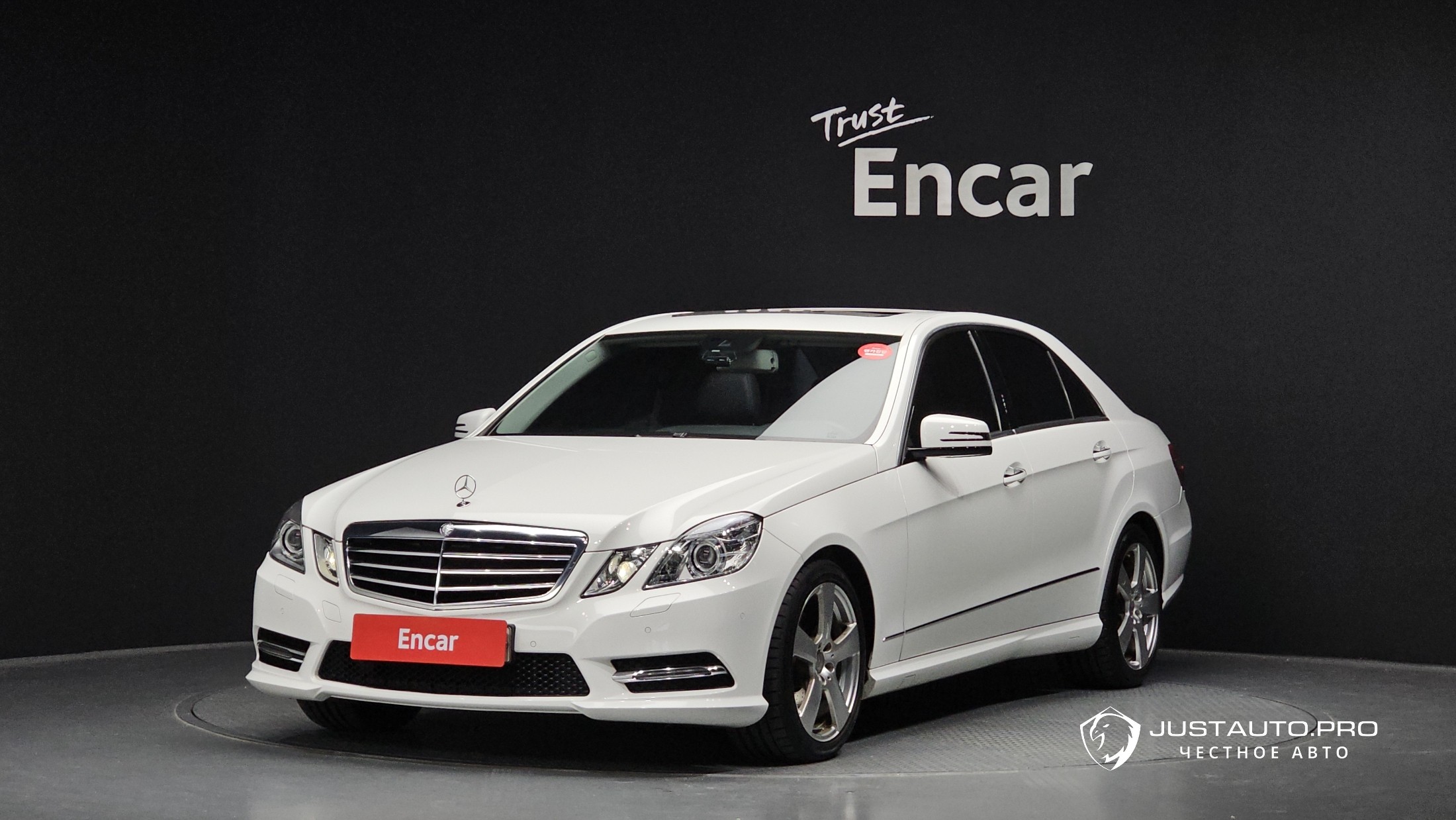 Автомобиль Mercedes-Benz E-Class