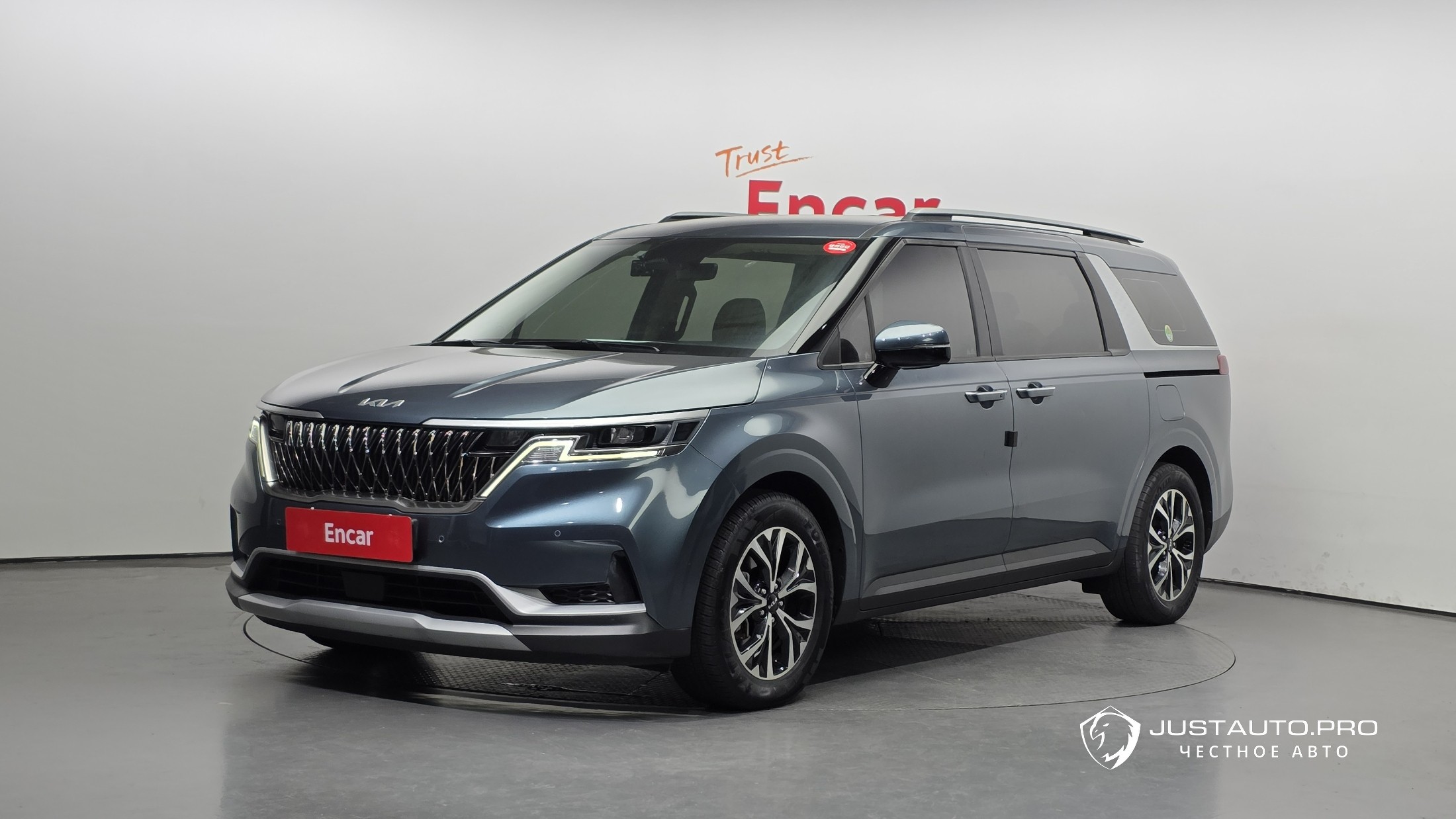 Автомобиль Kia Canival