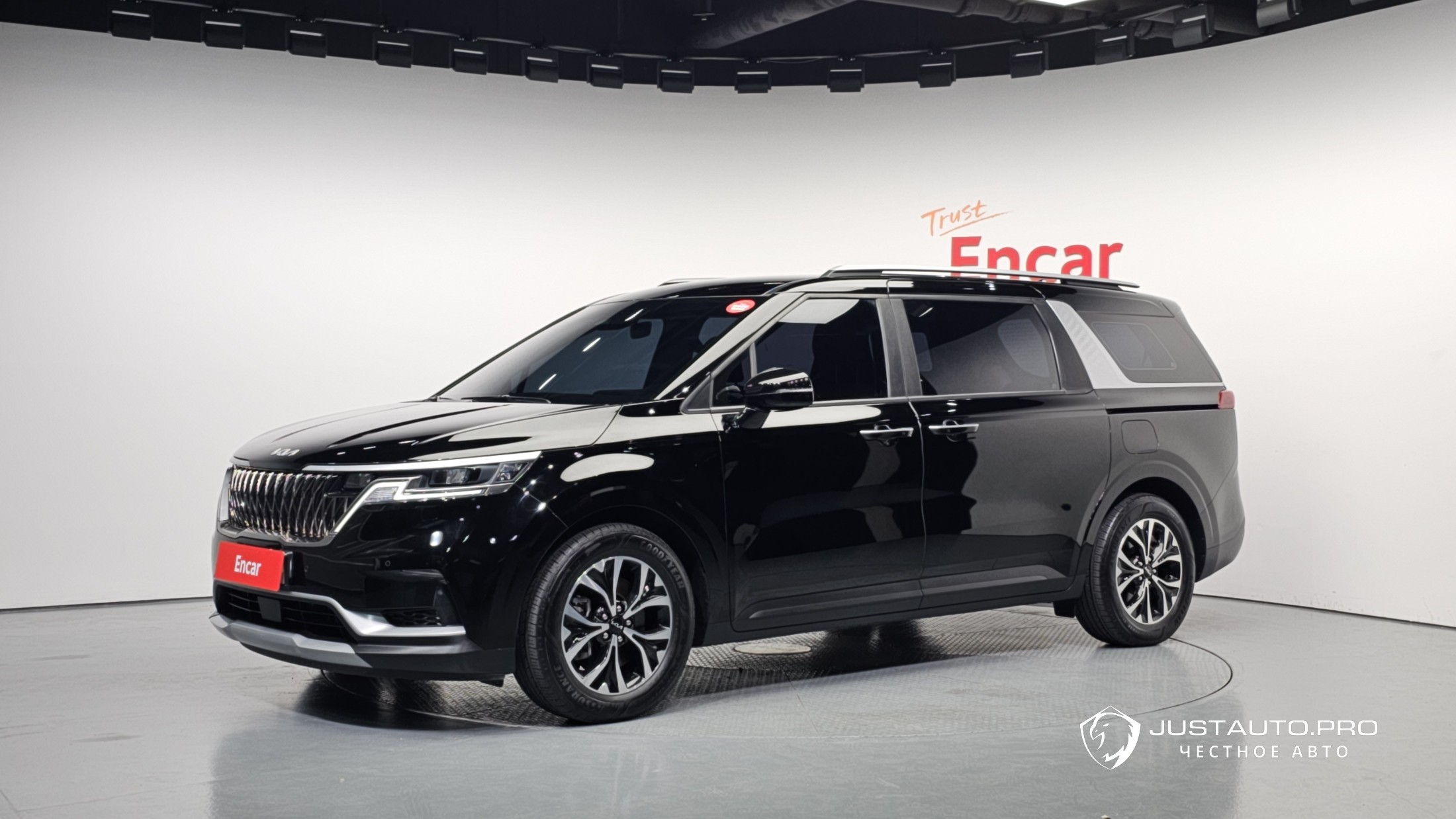 Автомобиль Kia Canival