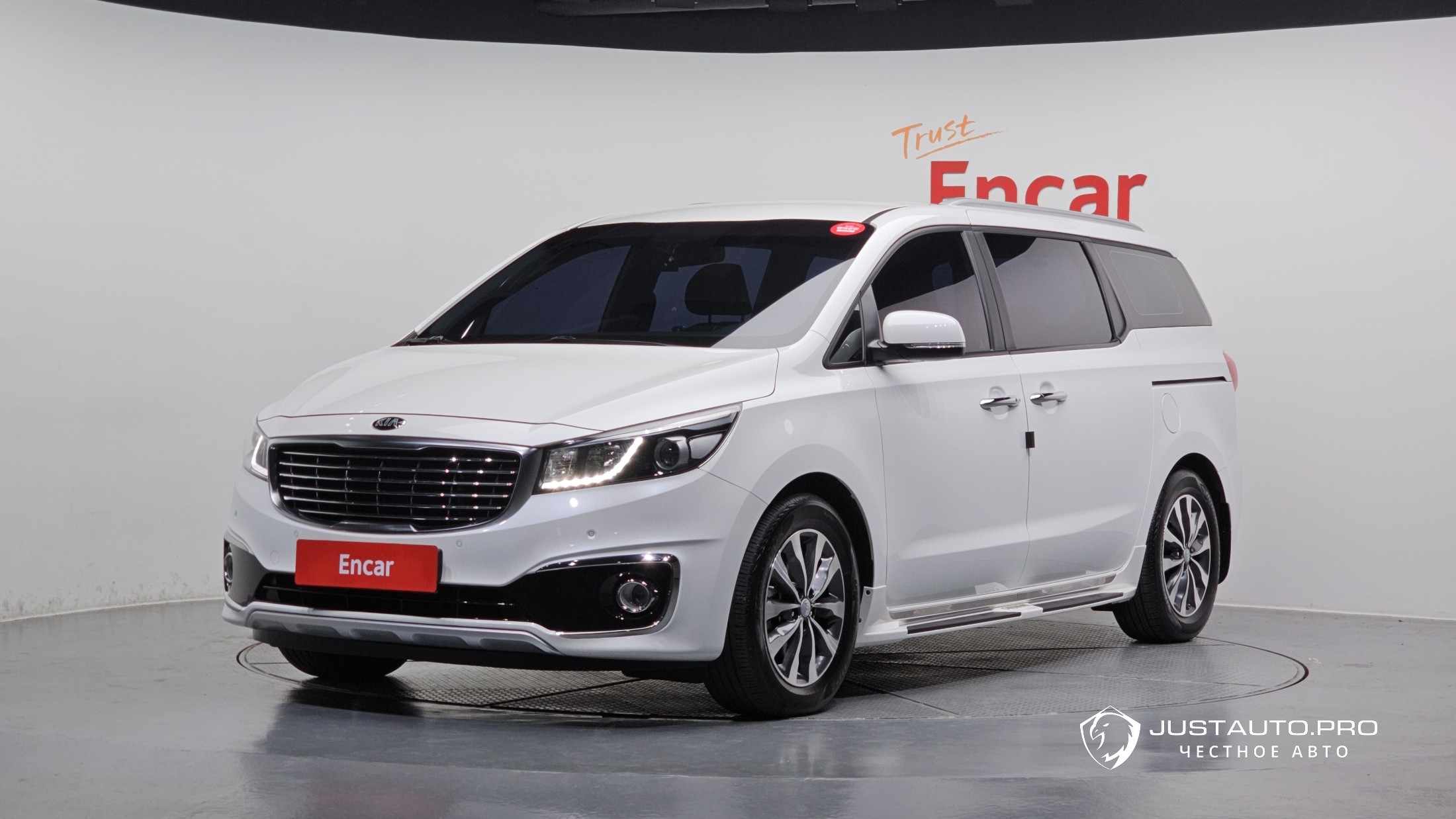 Автомобиль Kia Canival