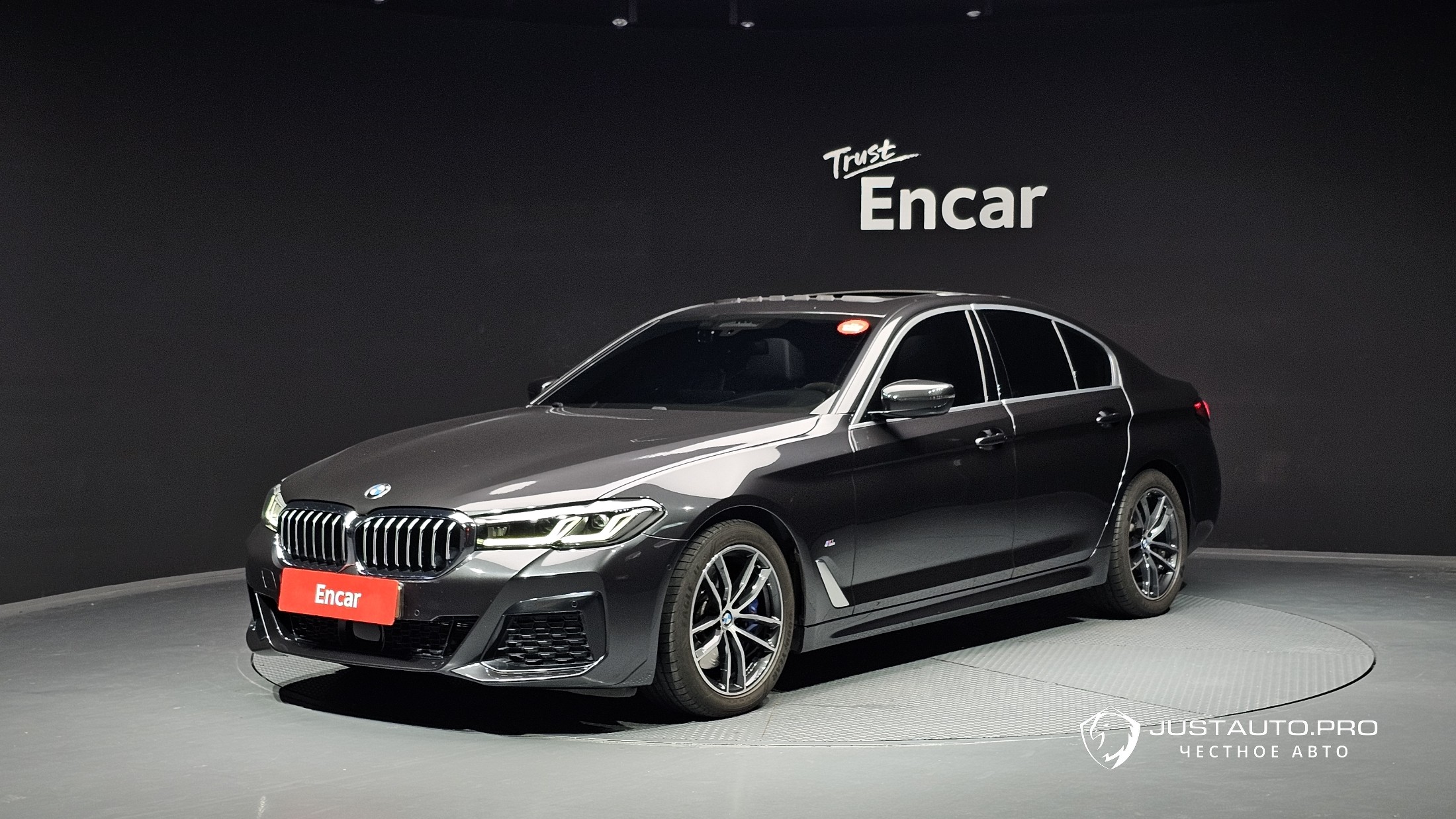 Автомобиль BMW 5-Series
