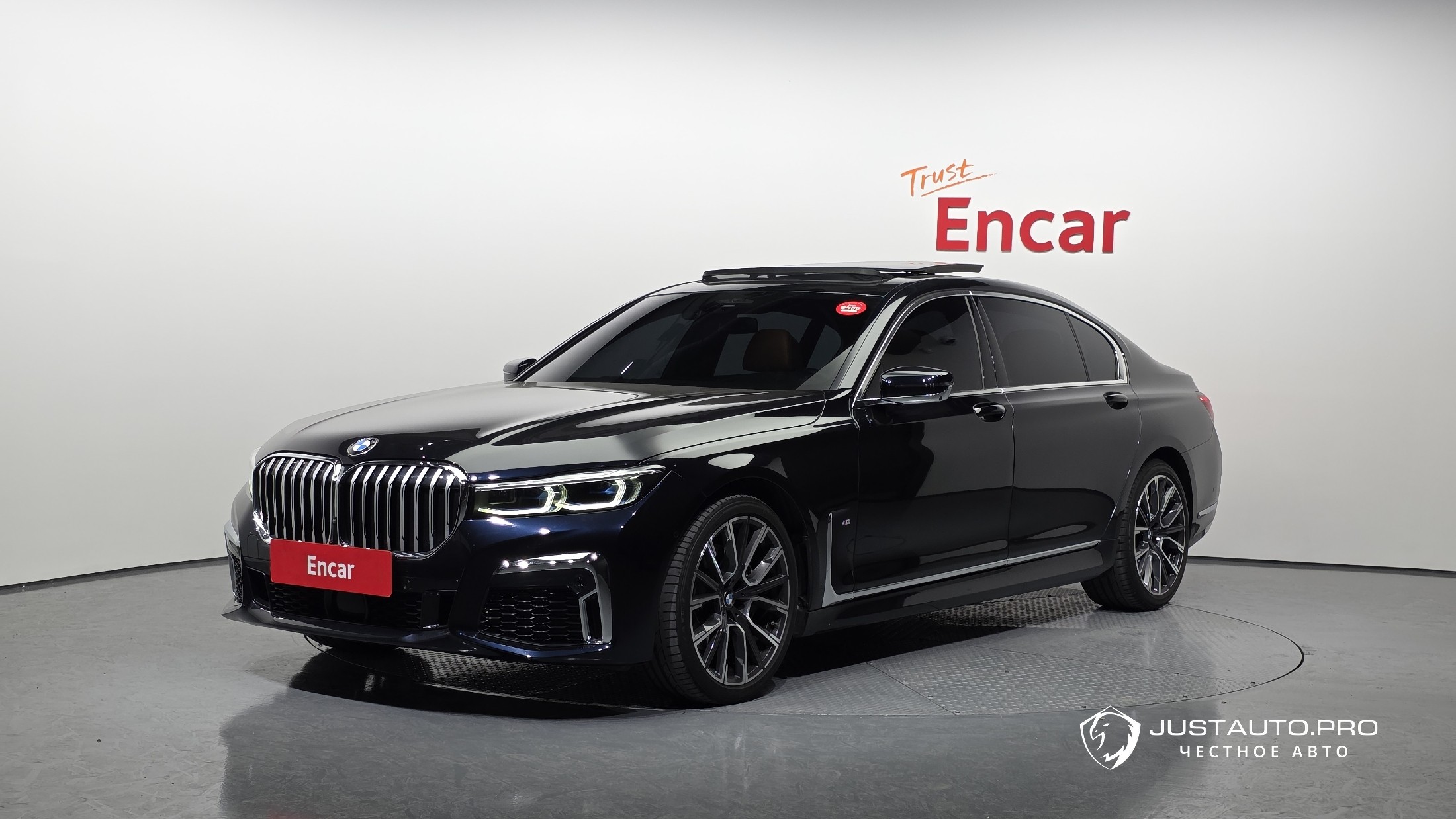 Автомобиль BMW 7-Series