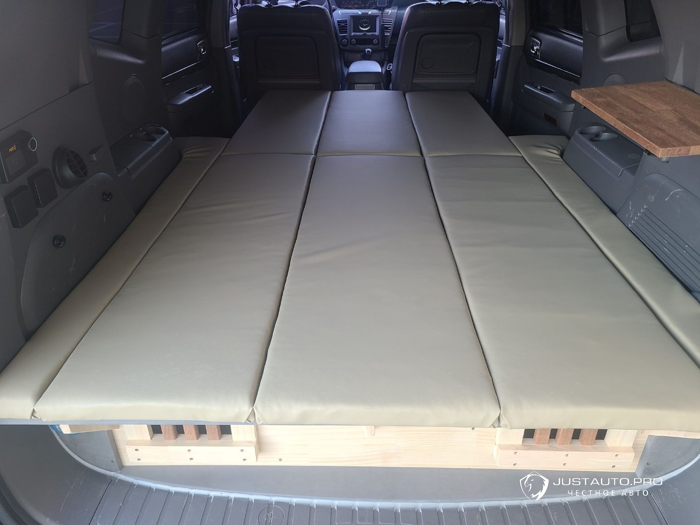 Автомобиль KG_Mobility_Ssangyong KORANDO