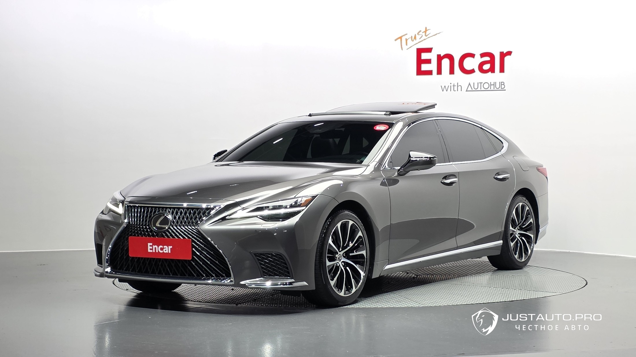 Автомобиль Lexus LS