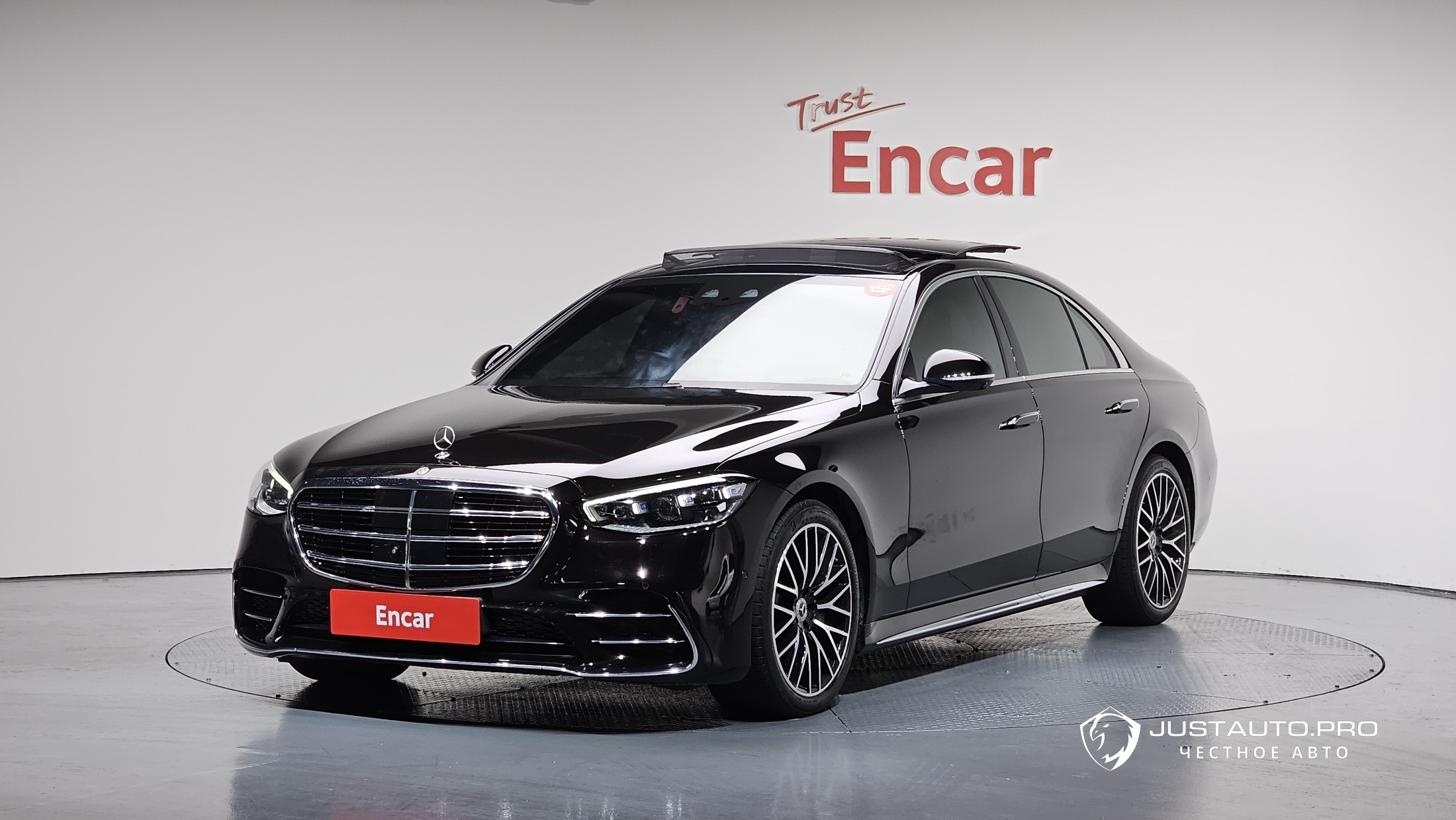 Автомобиль Mercedes-Benz S-Class