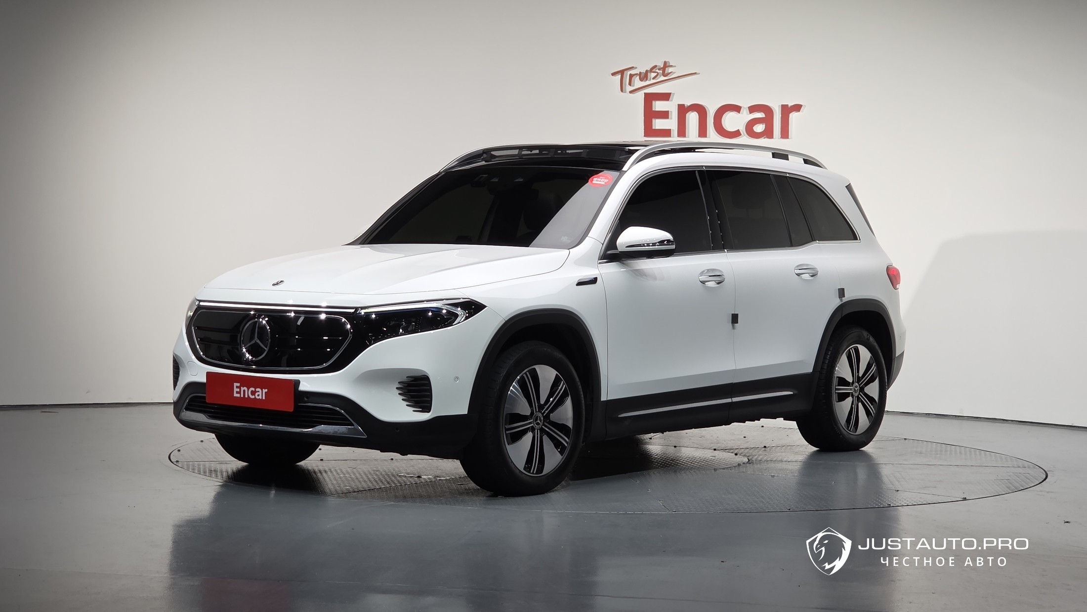 Автомобиль Mercedes-Benz EQB