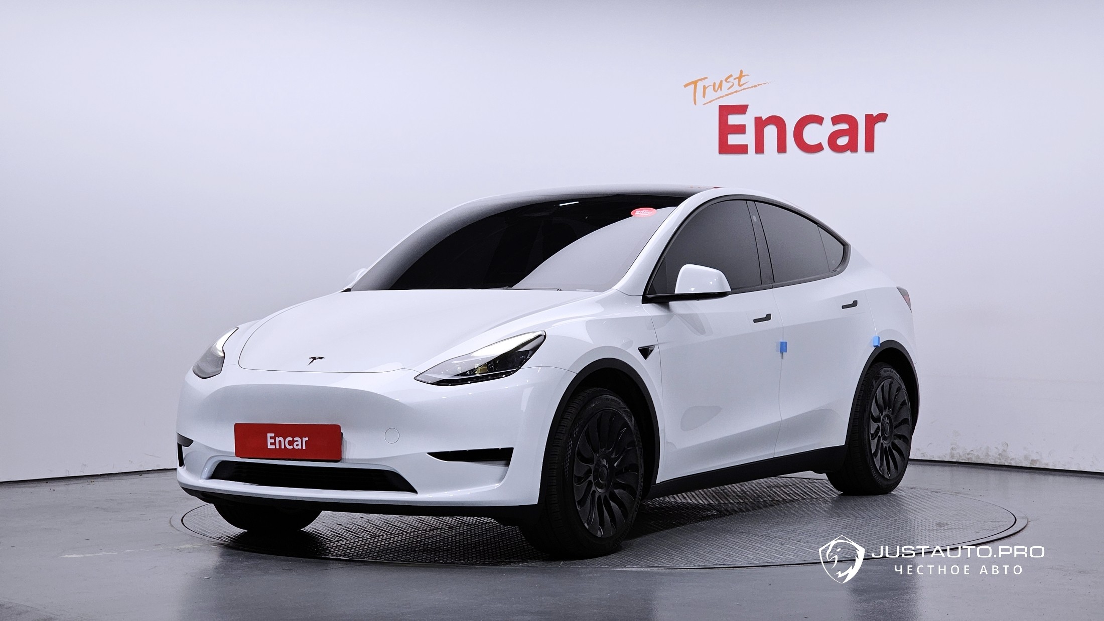 Автомобиль Tesla Model Y