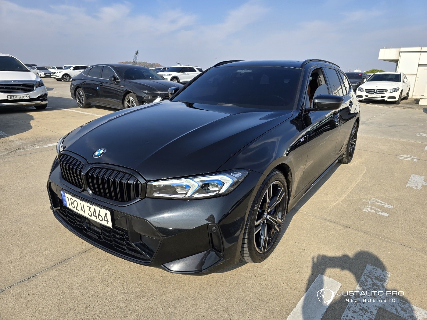 Автомобиль BMW 3-Series