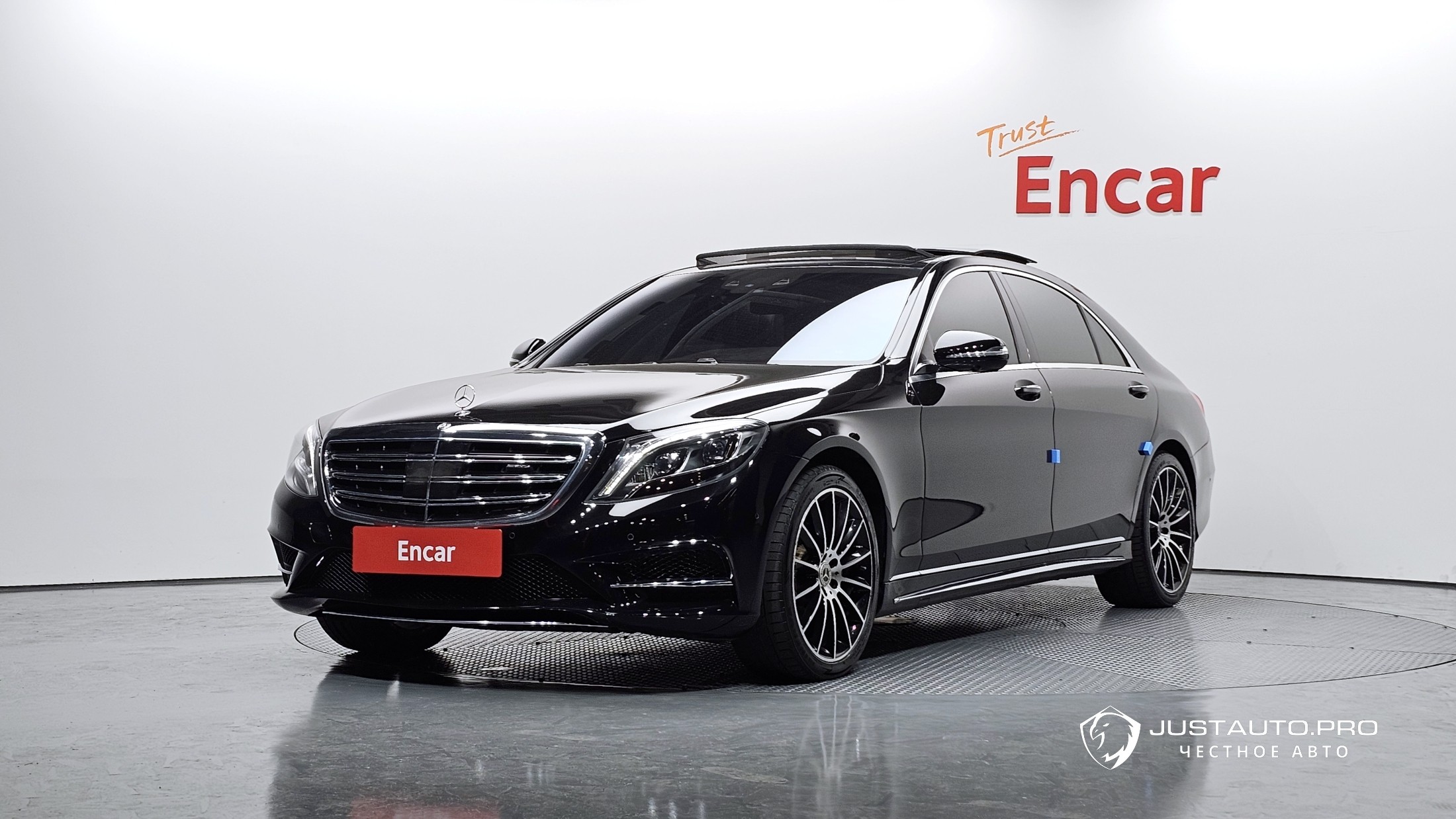 Автомобиль Mercedes-Benz S-Class