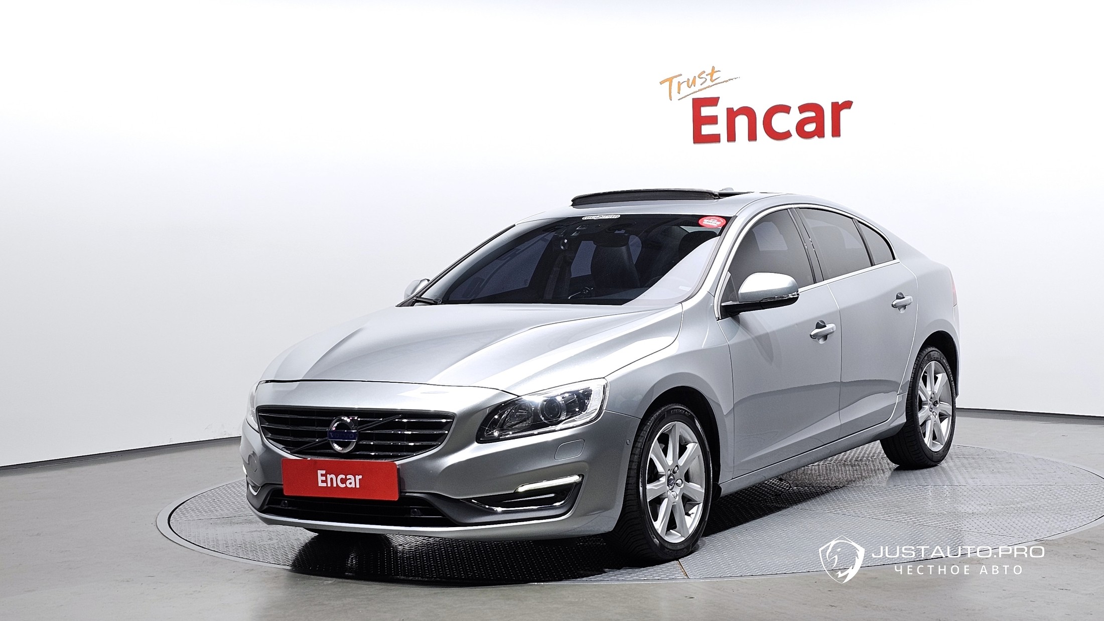 Автомобиль Volvo S60