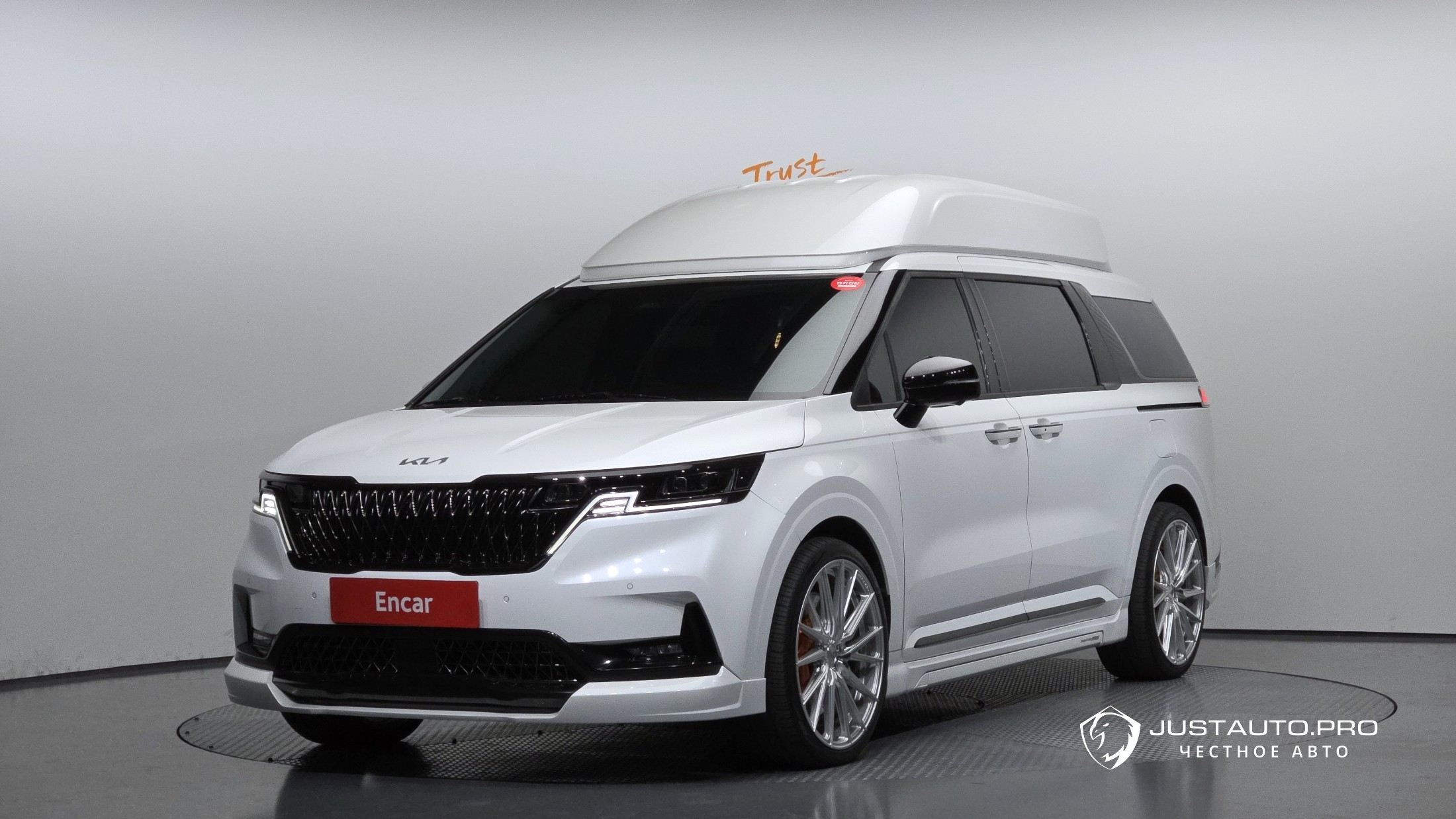 Автомобиль Kia Canival