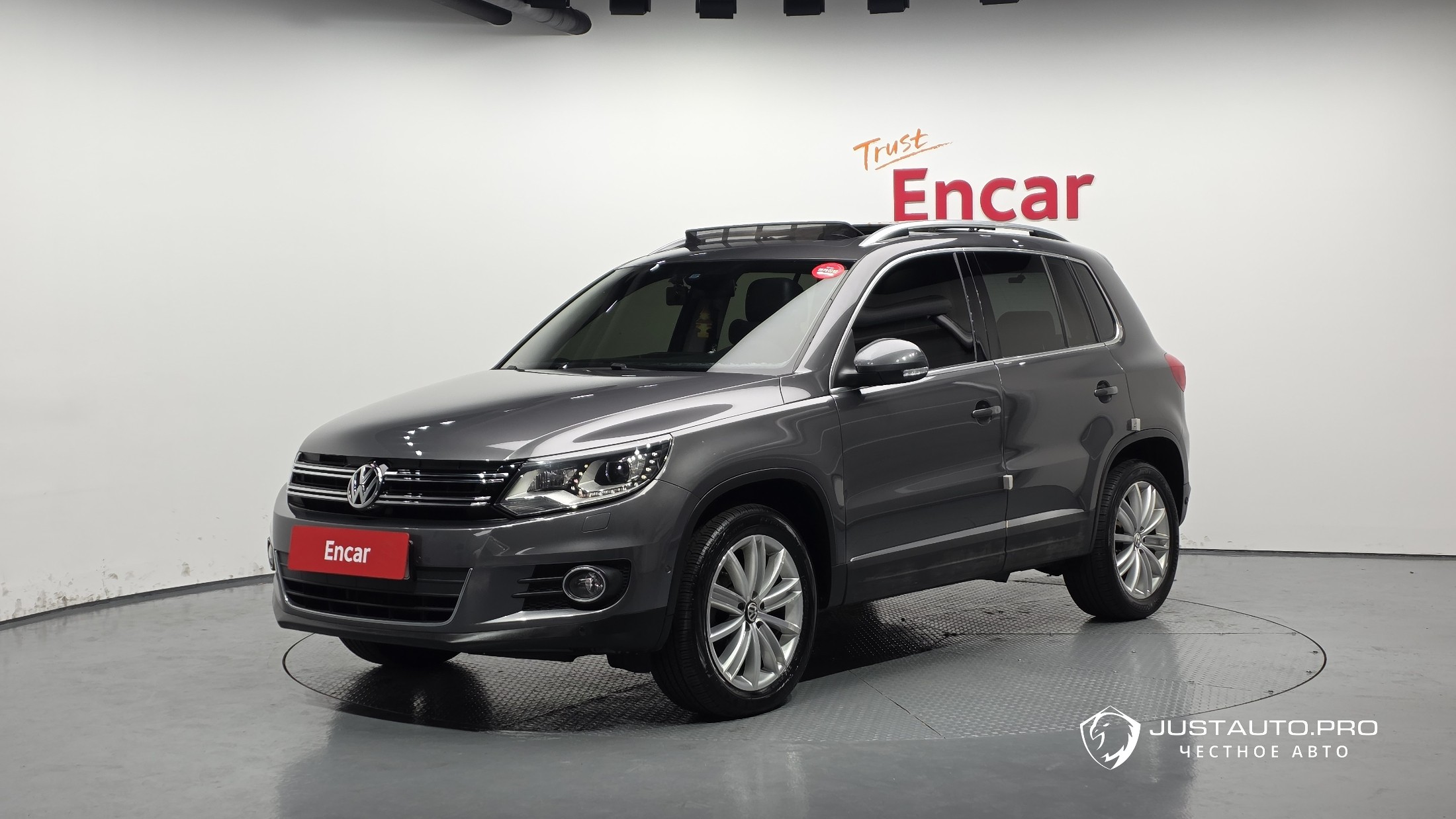 Автомобиль Volkswagen Tiguan