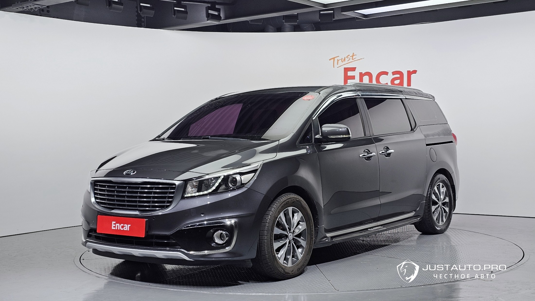 Автомобиль Kia Canival