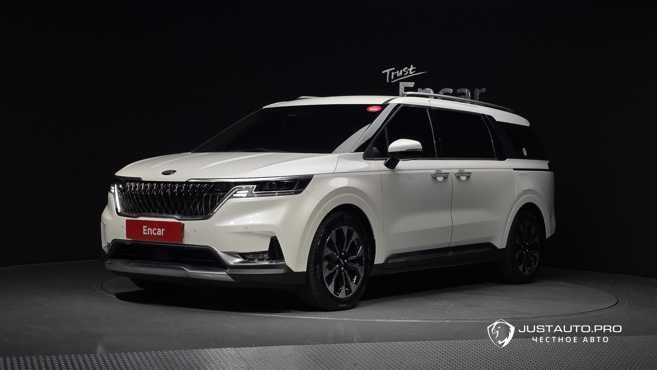 Автомобиль Kia Canival