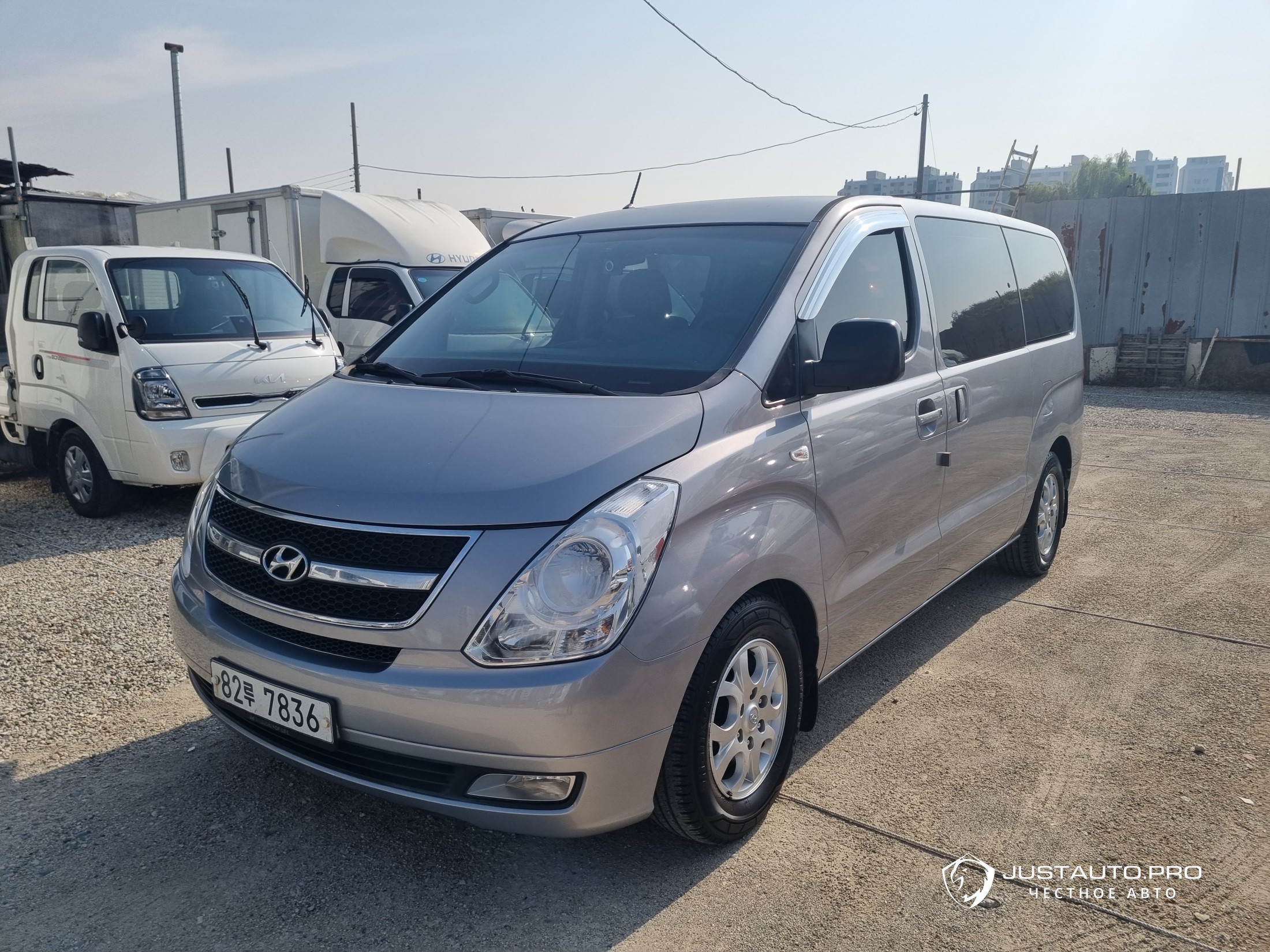 Автомобиль Hyundai Starex