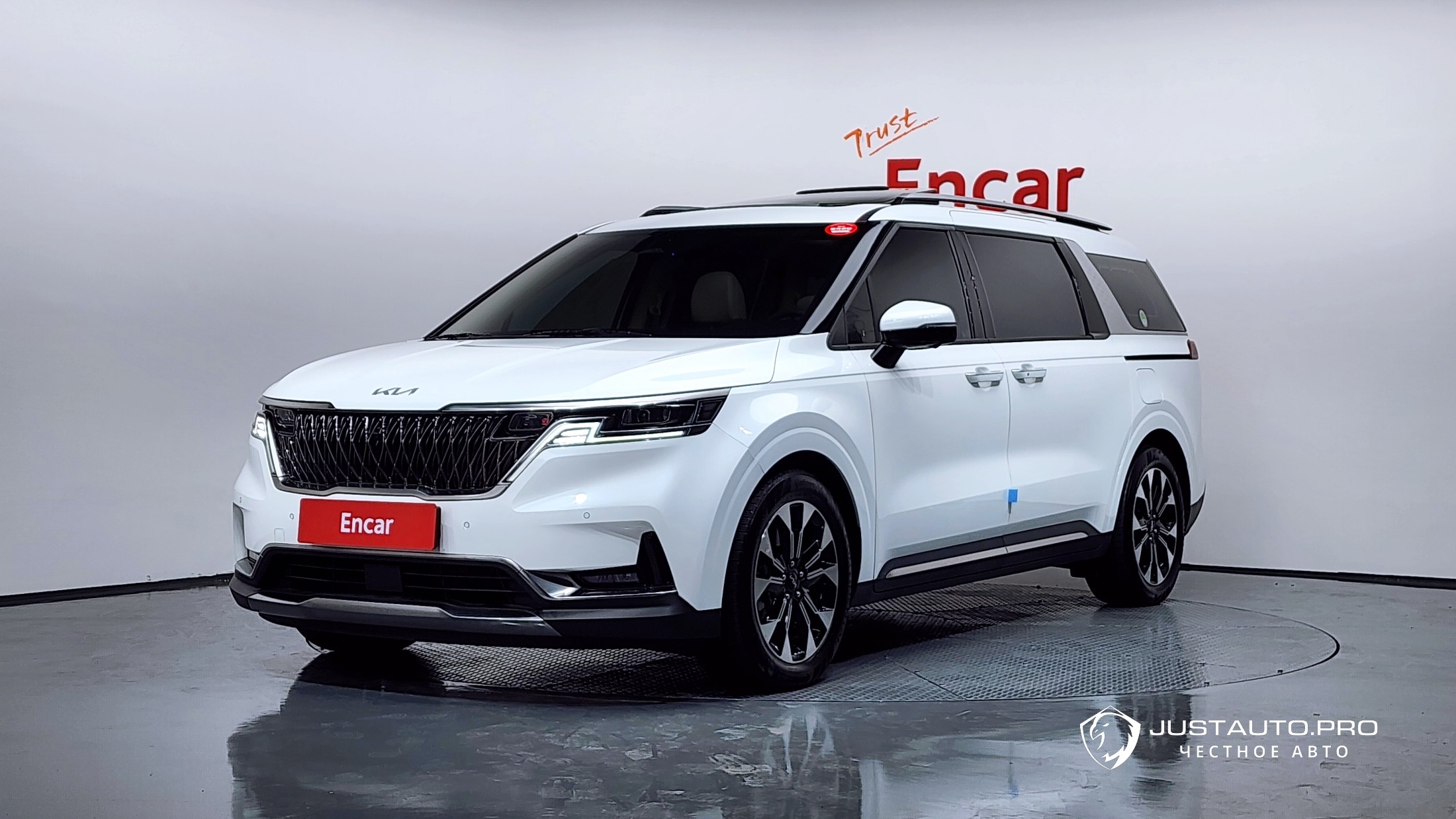 Автомобиль Kia Canival