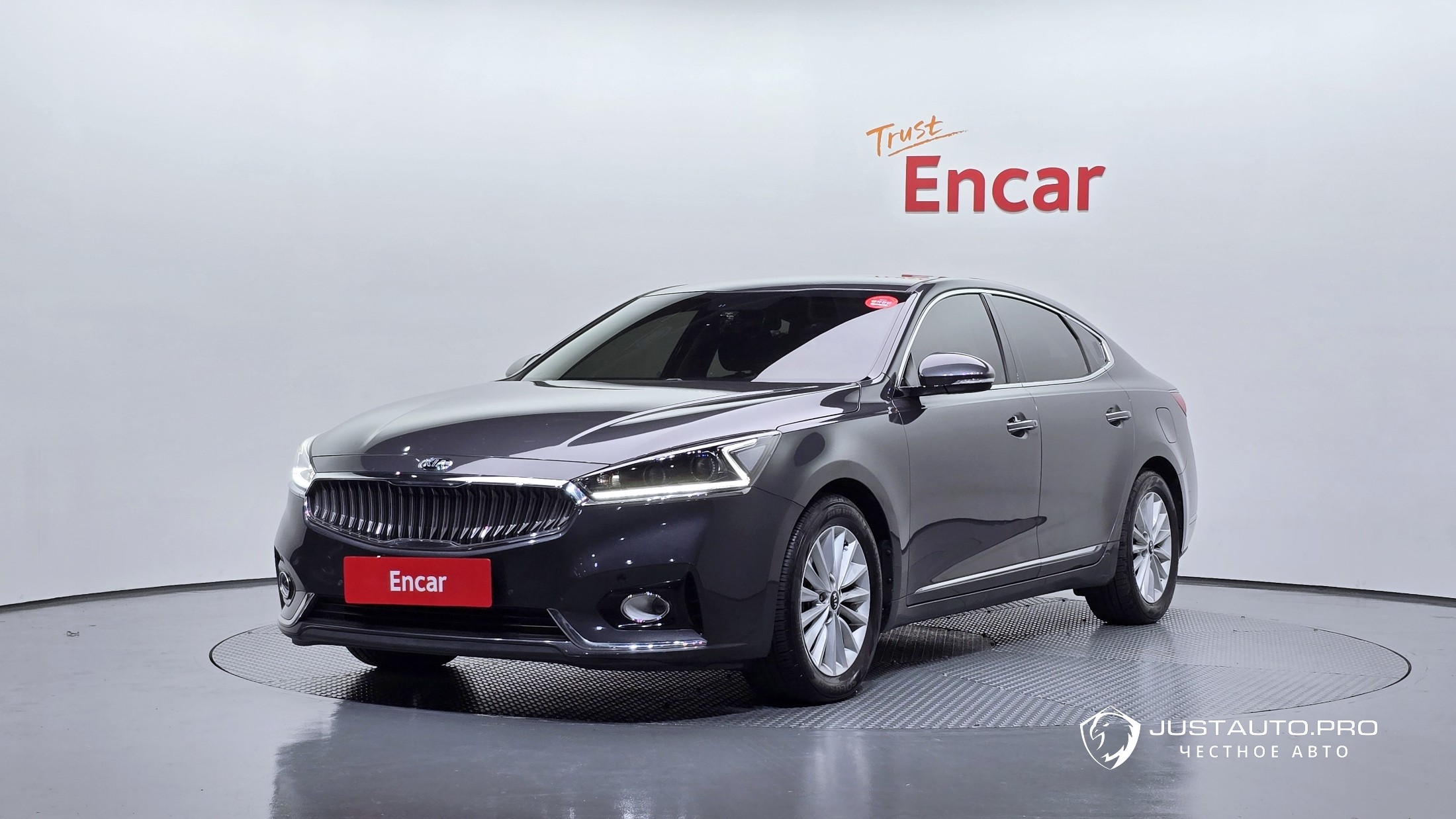 Автомобиль Kia K7