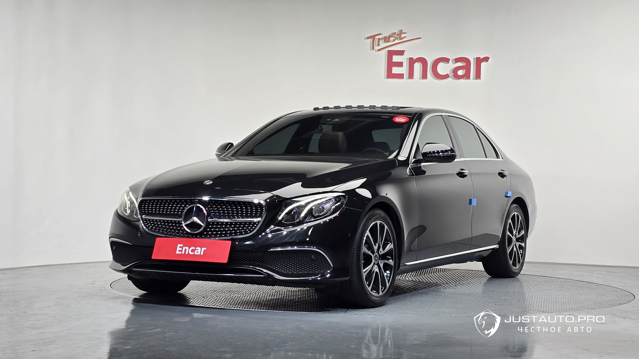 Автомобиль Mercedes-Benz E-Class