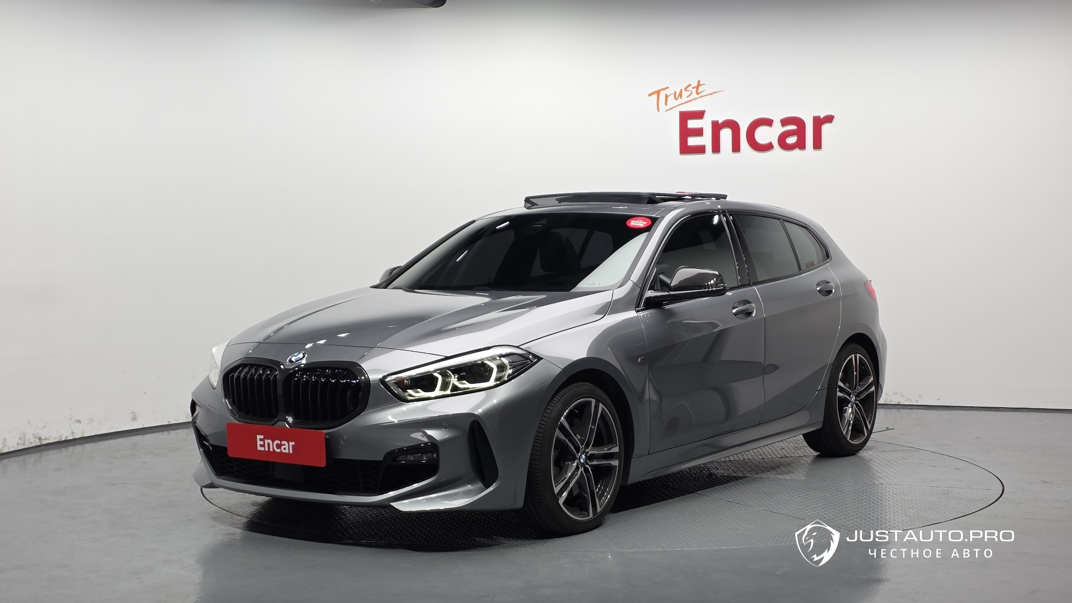 Автомобиль BMW 1-Series