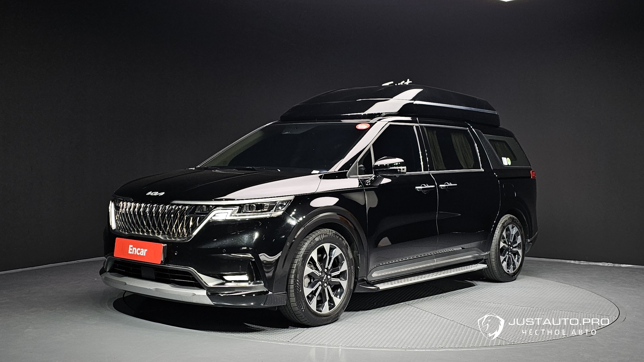 Автомобиль Kia Canival