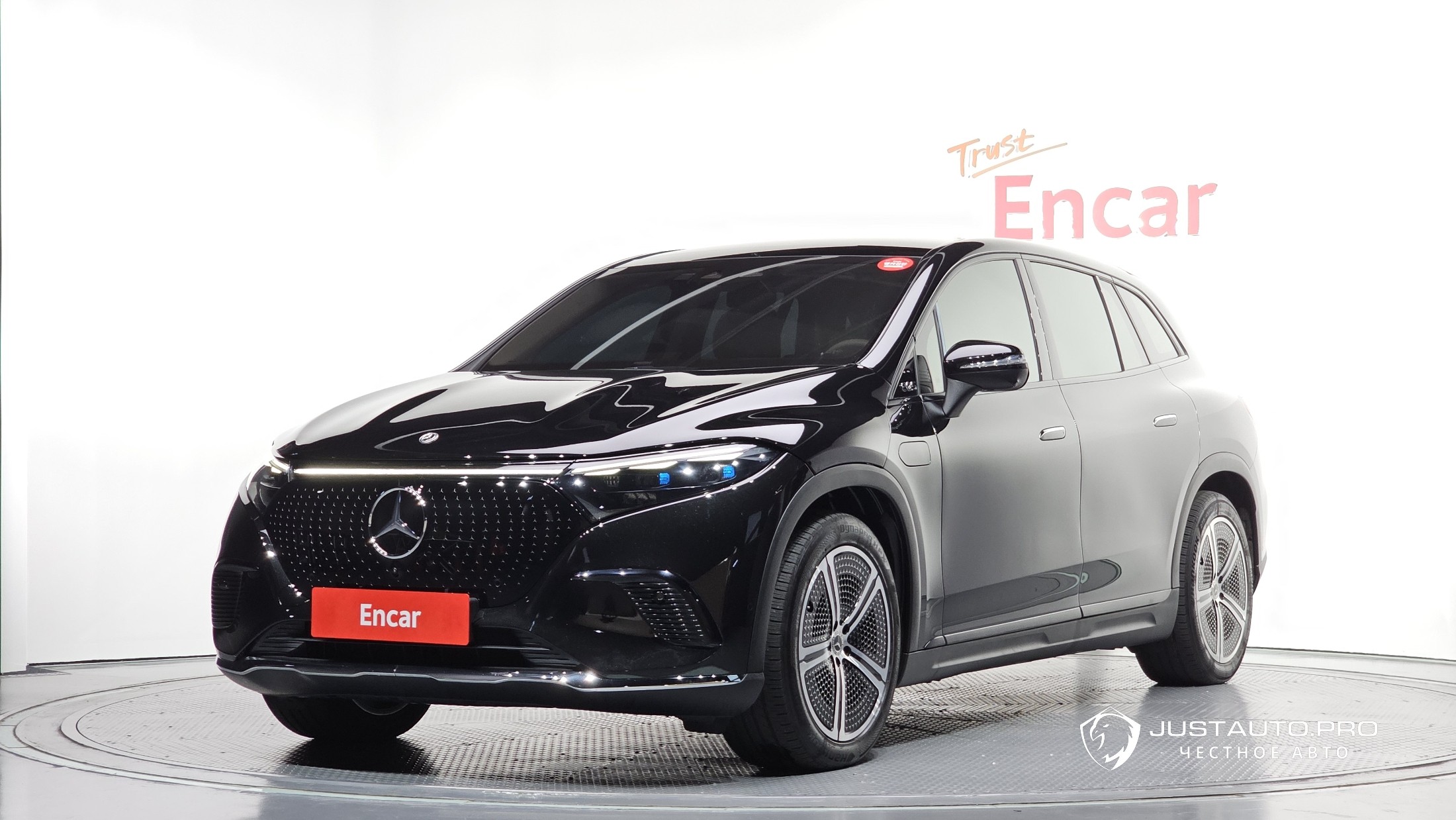 Автомобиль Mercedes-Benz EQS