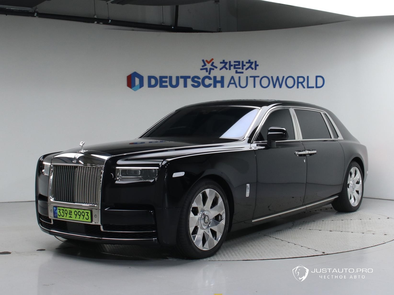 Автомобиль Rolls-Royce Phantom