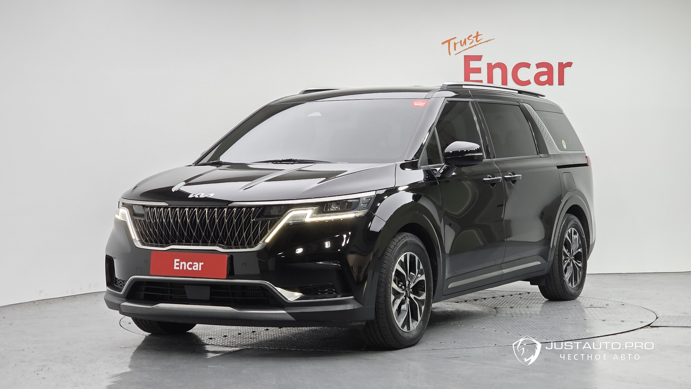 Автомобиль Kia Canival