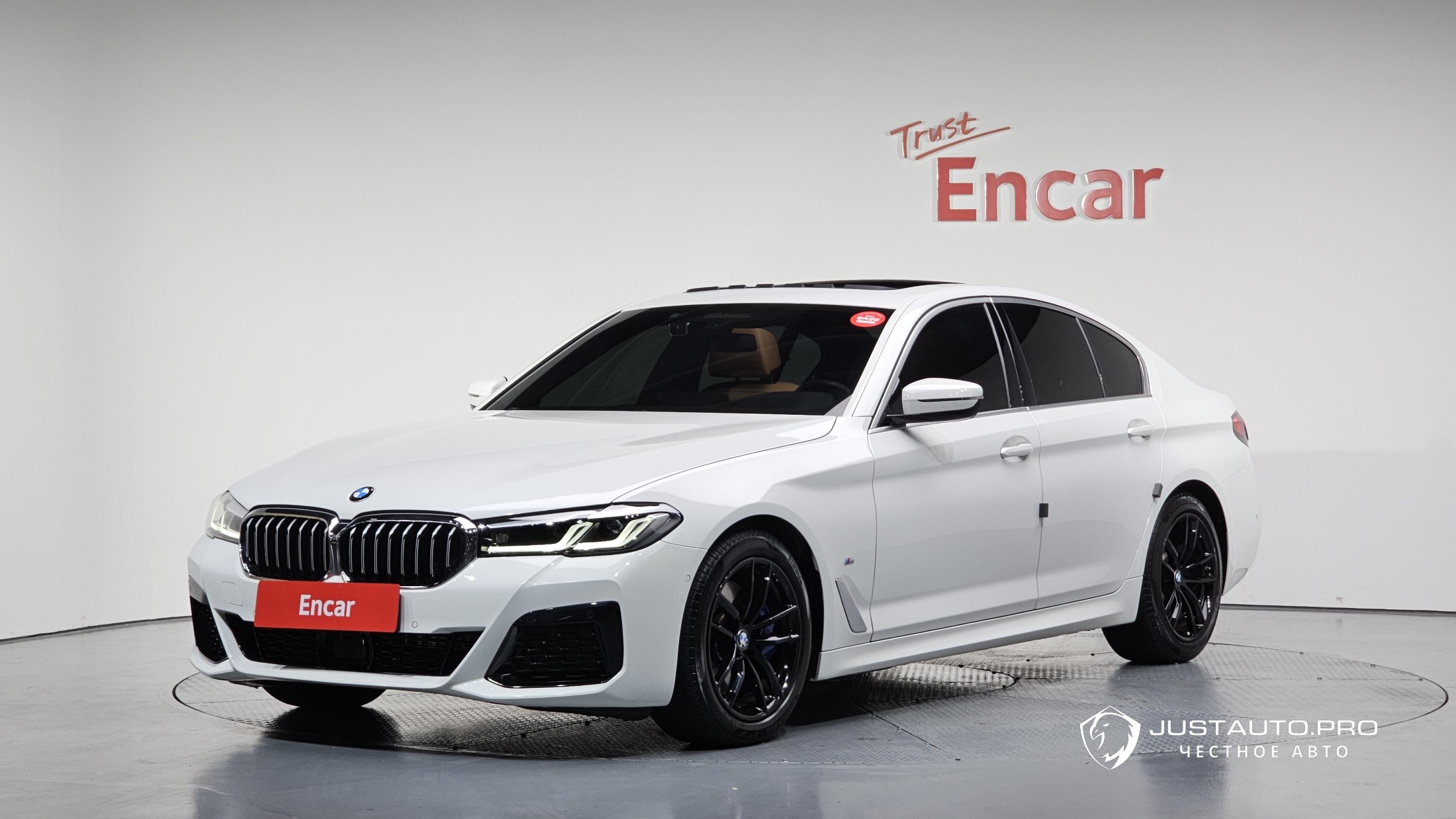 Автомобиль BMW 5-Series