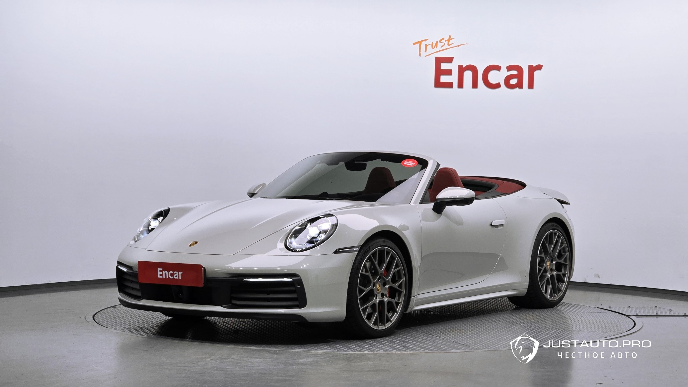 Автомобиль Porsche 911