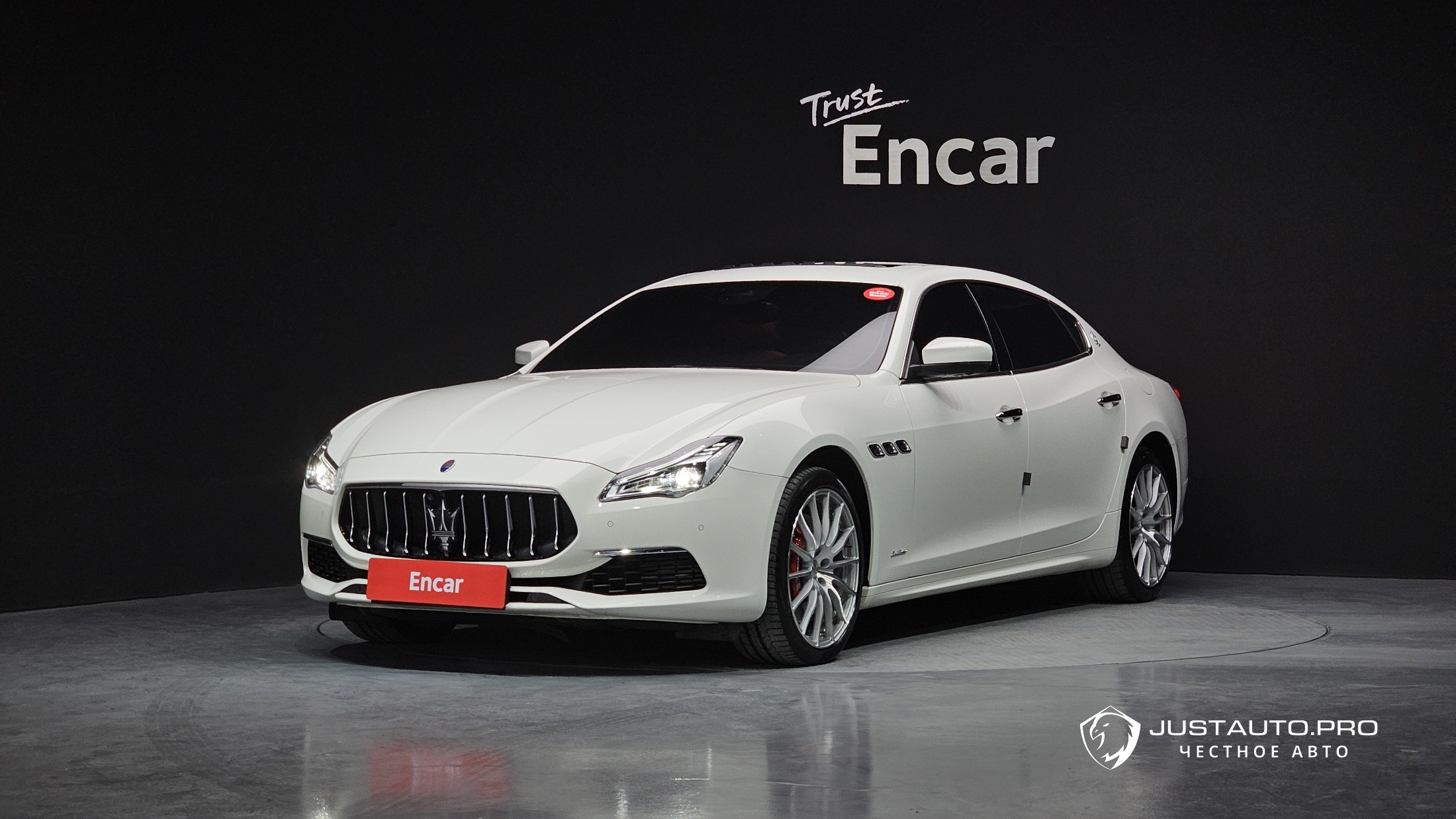 Автомобиль Maserati Quattroporte