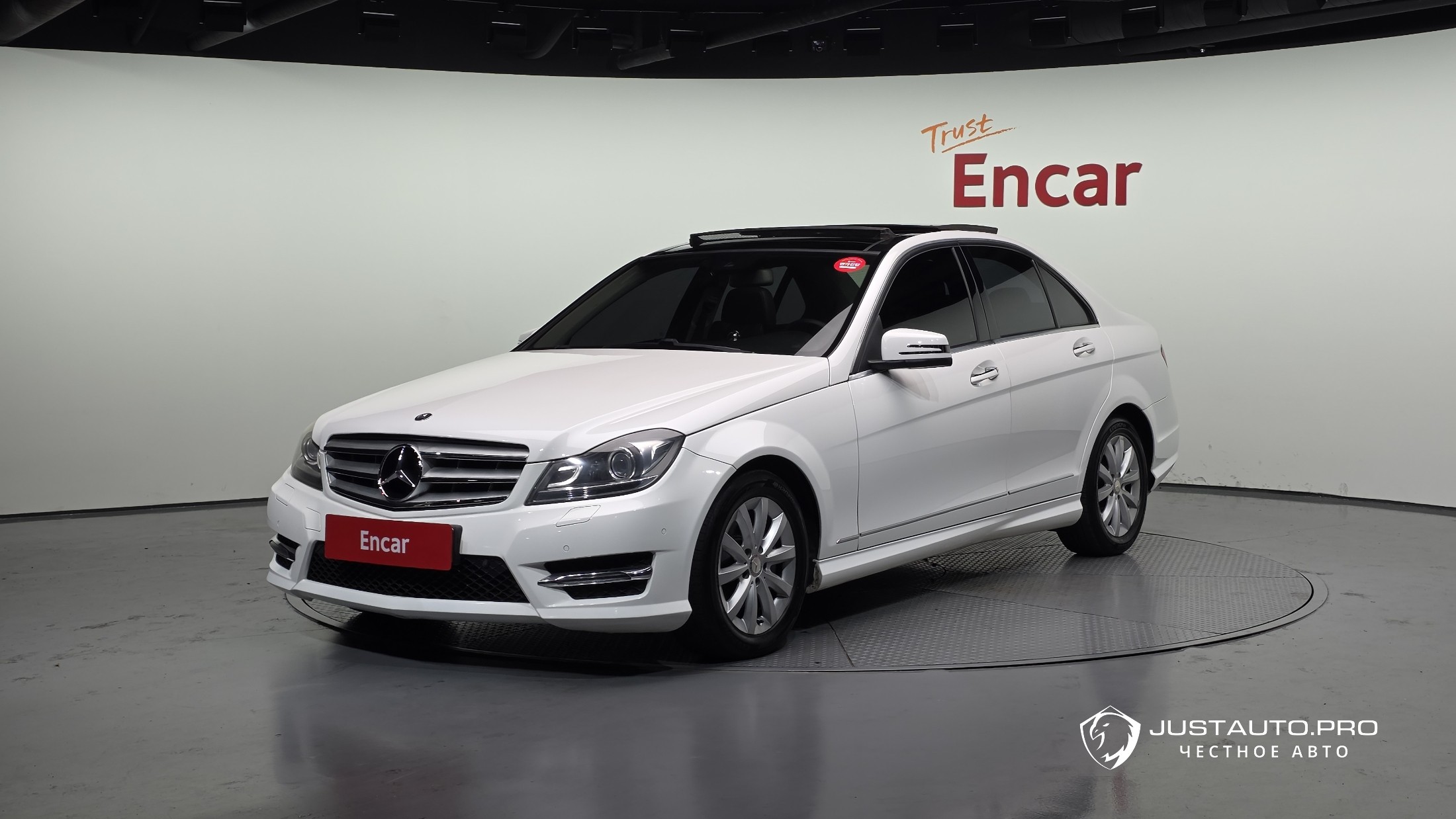 Автомобиль Mercedes-Benz C-Class