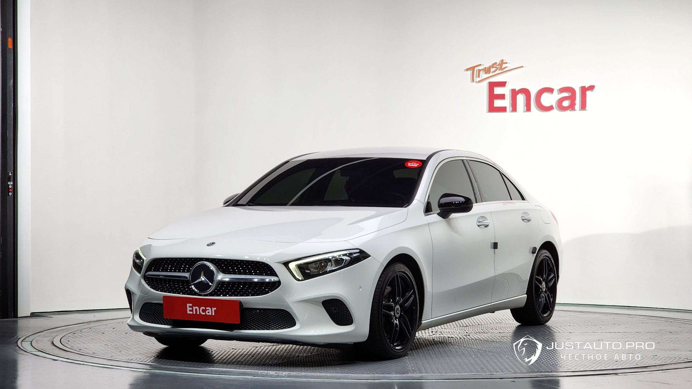 Автомобиль Mercedes-Benz A-Class