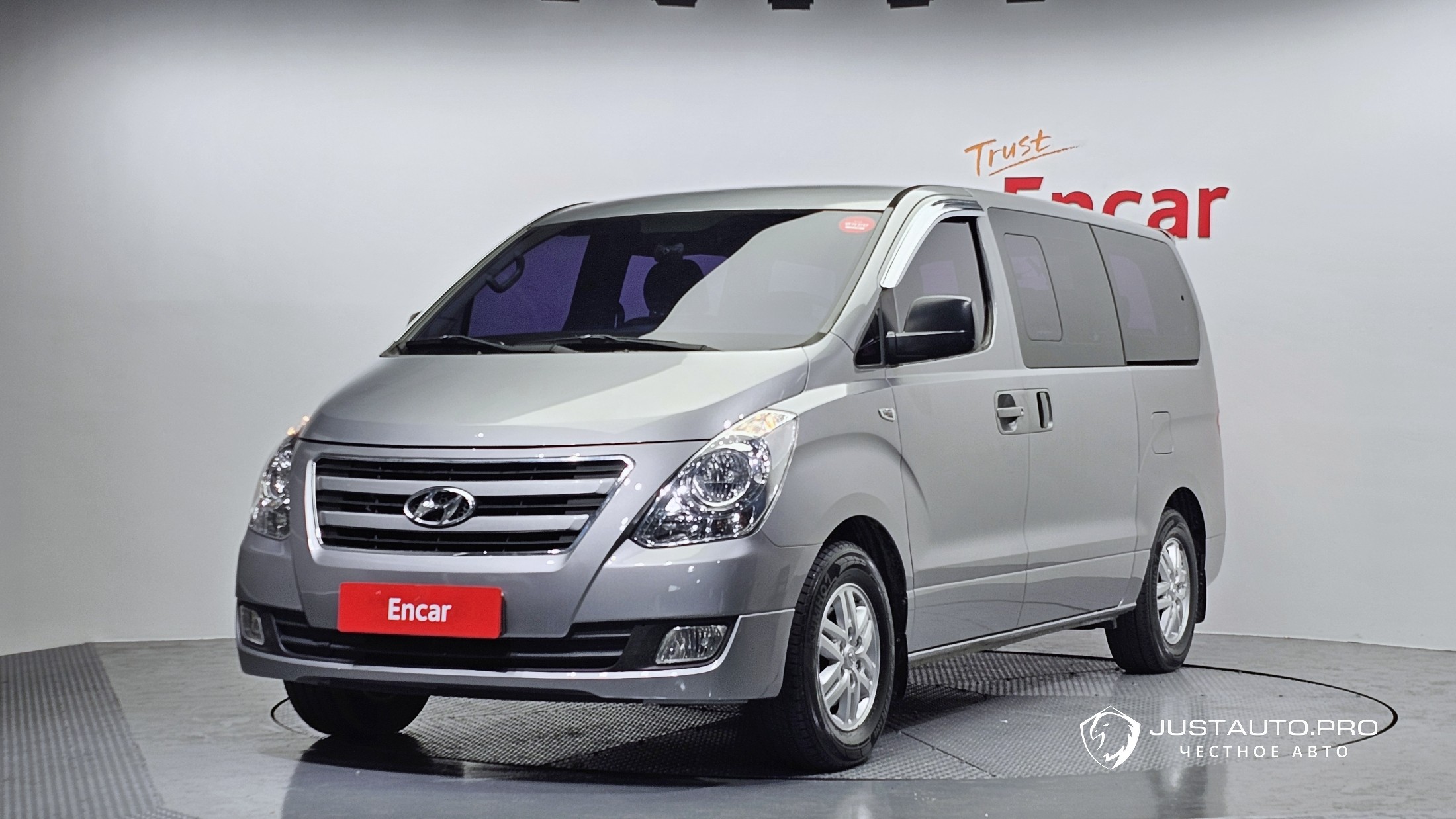 Автомобиль Hyundai Starex