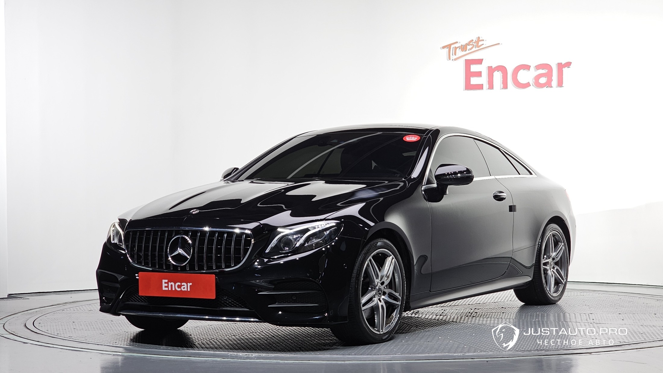 Автомобиль Mercedes-Benz E-Class