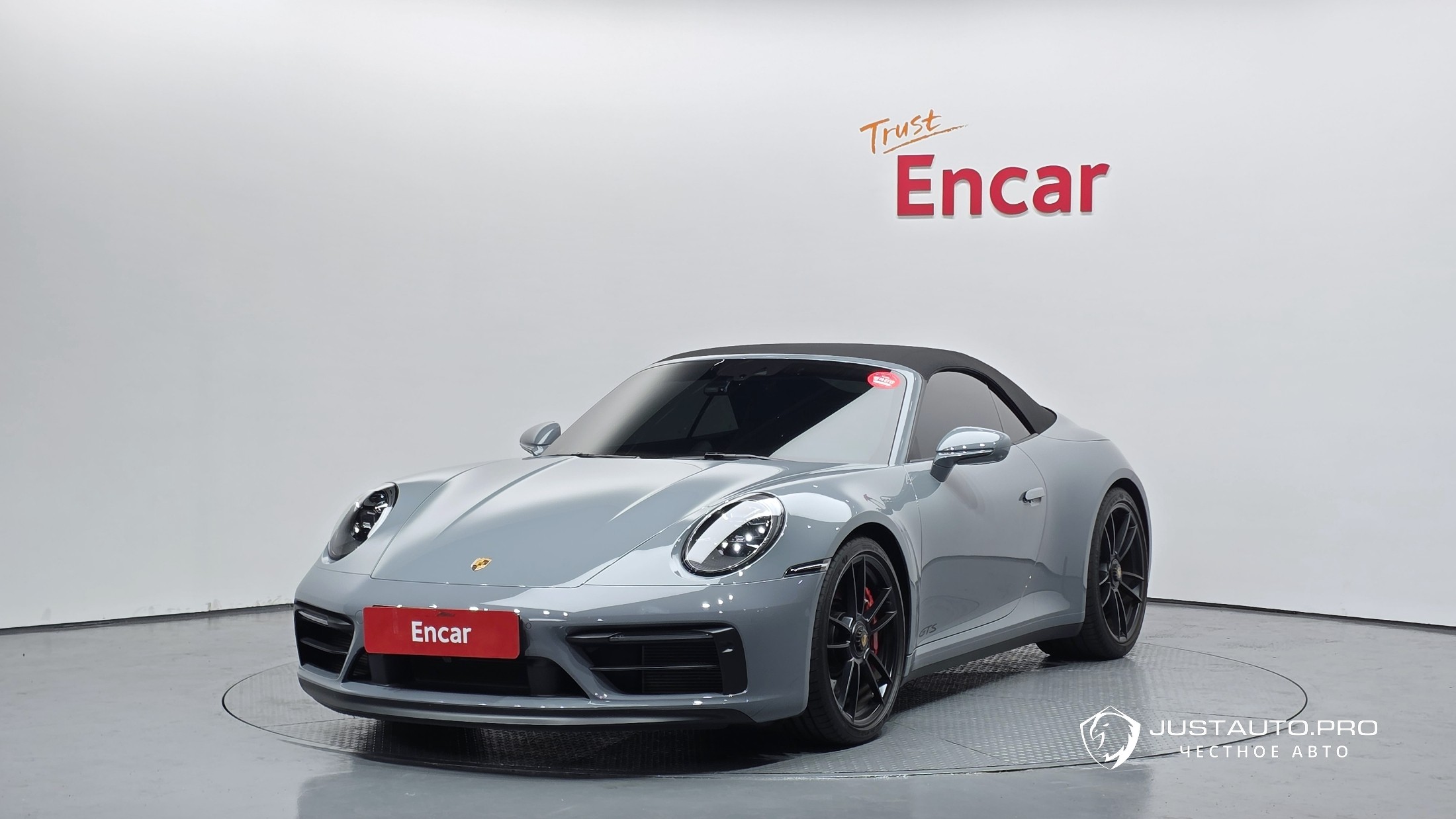 Автомобиль Porsche 911