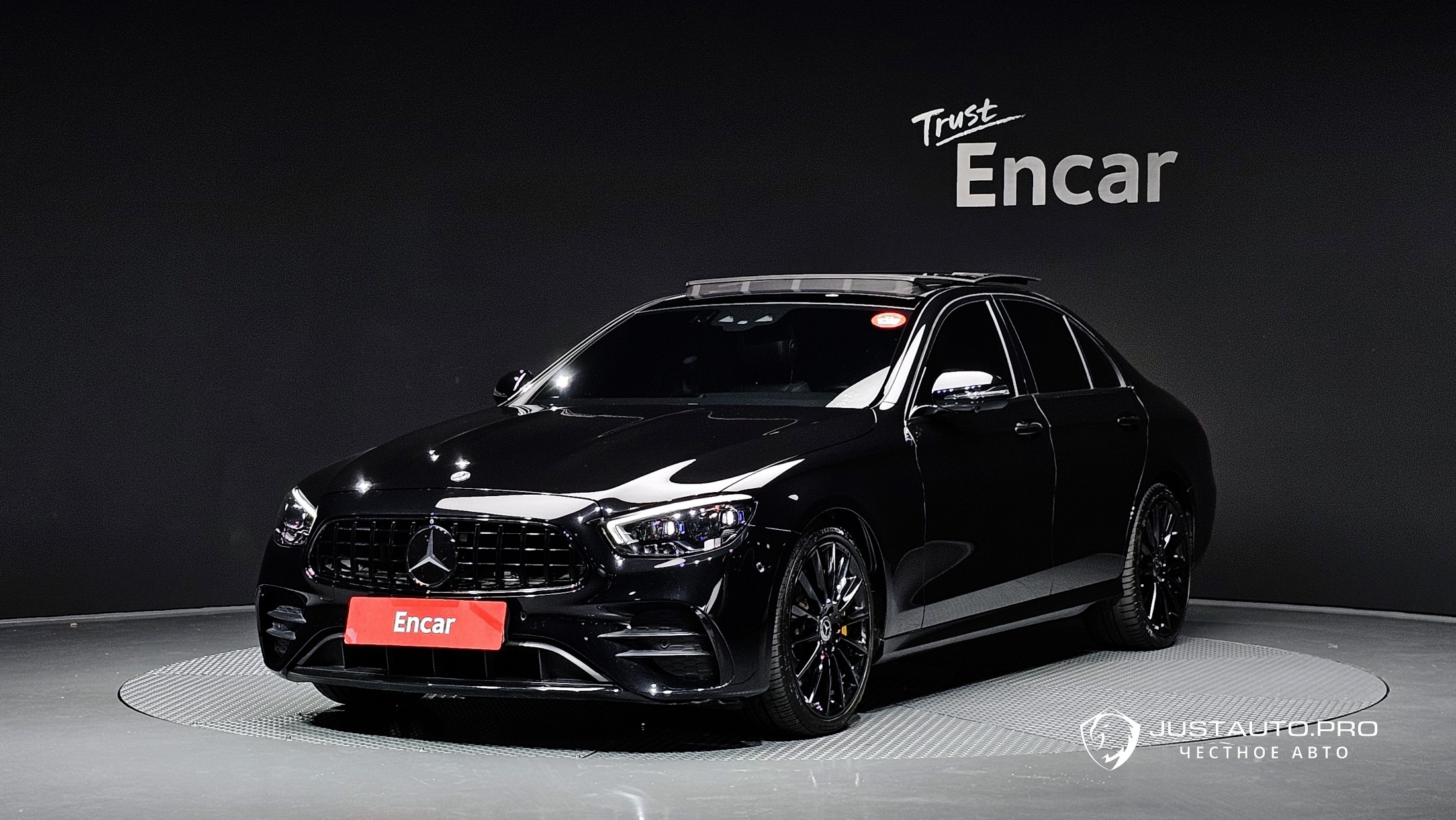 Автомобиль Mercedes-Benz E-Class