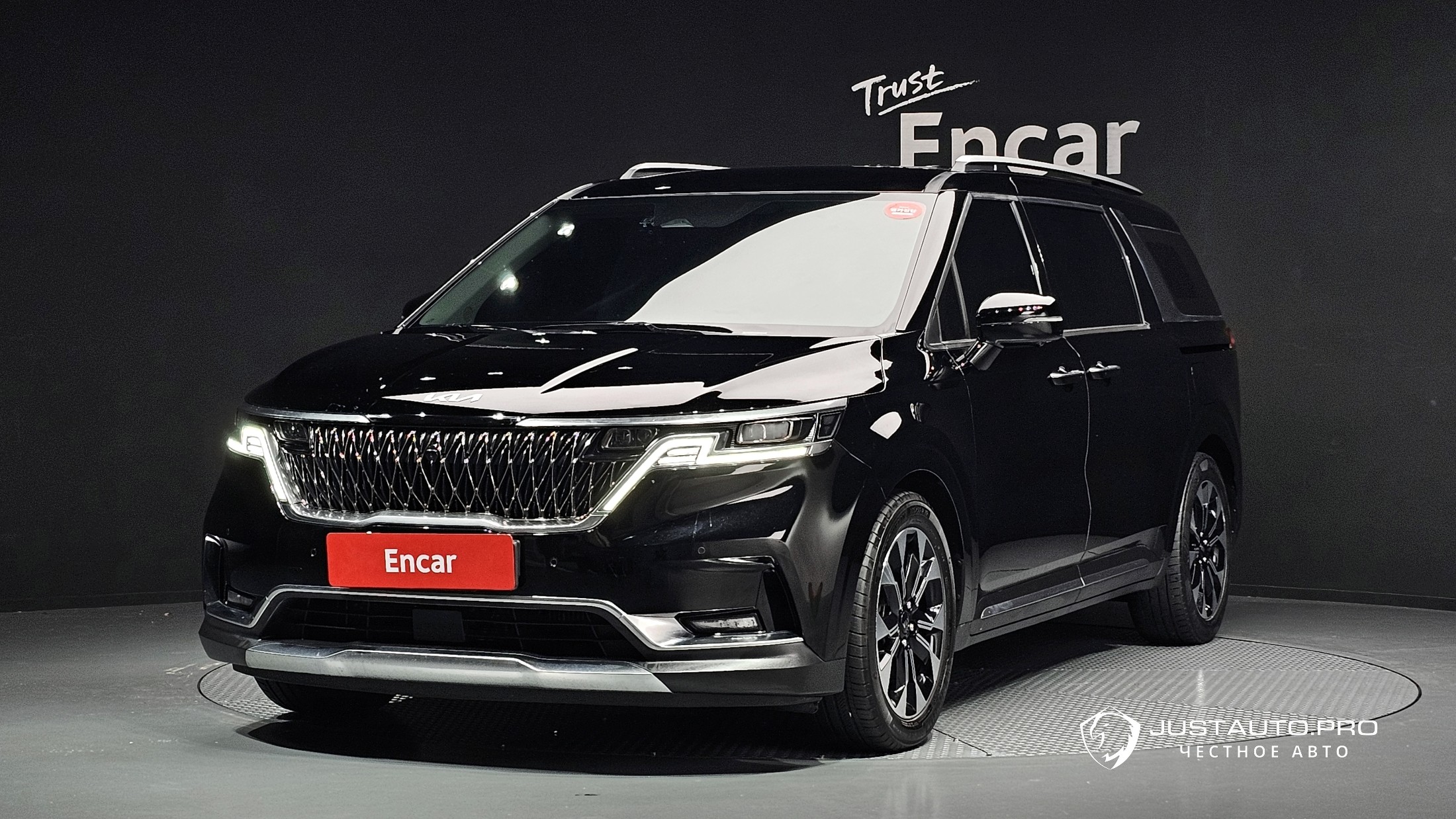 Автомобиль Kia Canival